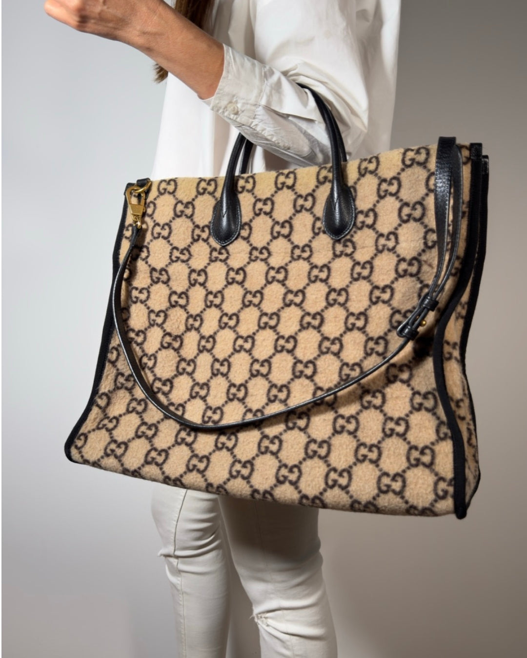 Gucci Borsa Shopping In Tessuto e Pelle Con Motivo GG Beige ed Ebano — Pre-owned Autentica