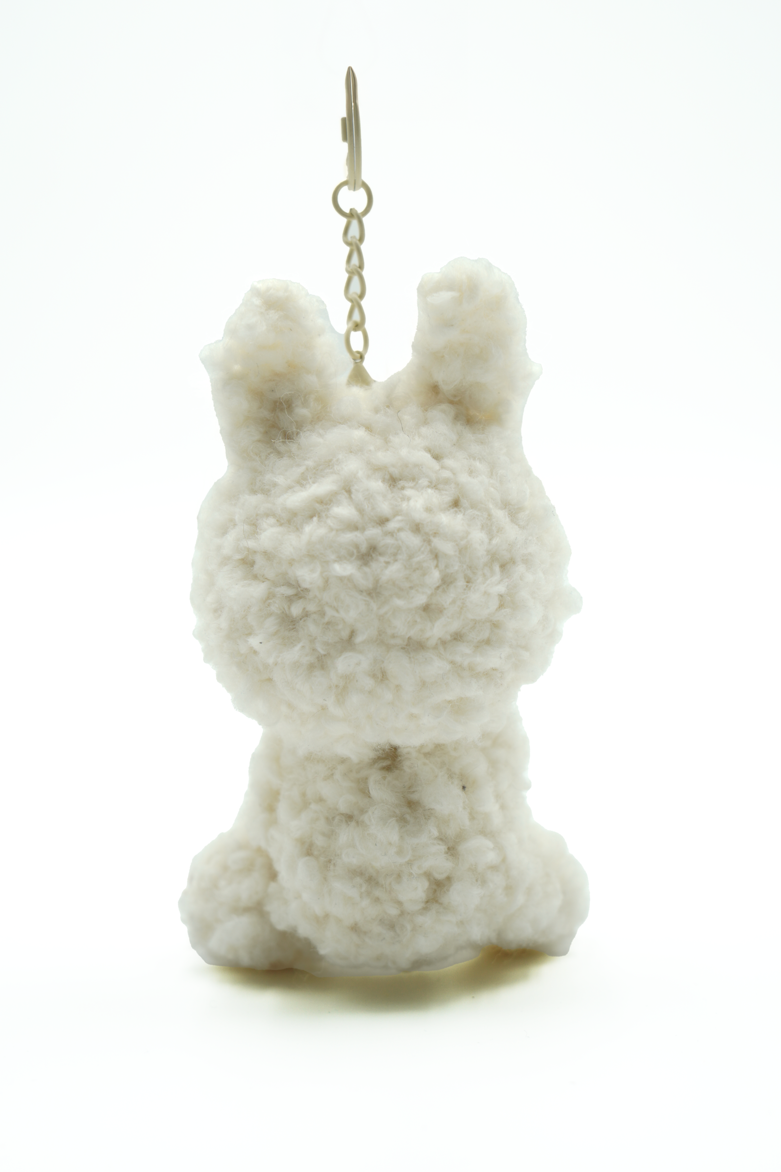 Charm de labubu de ganchillo peludo