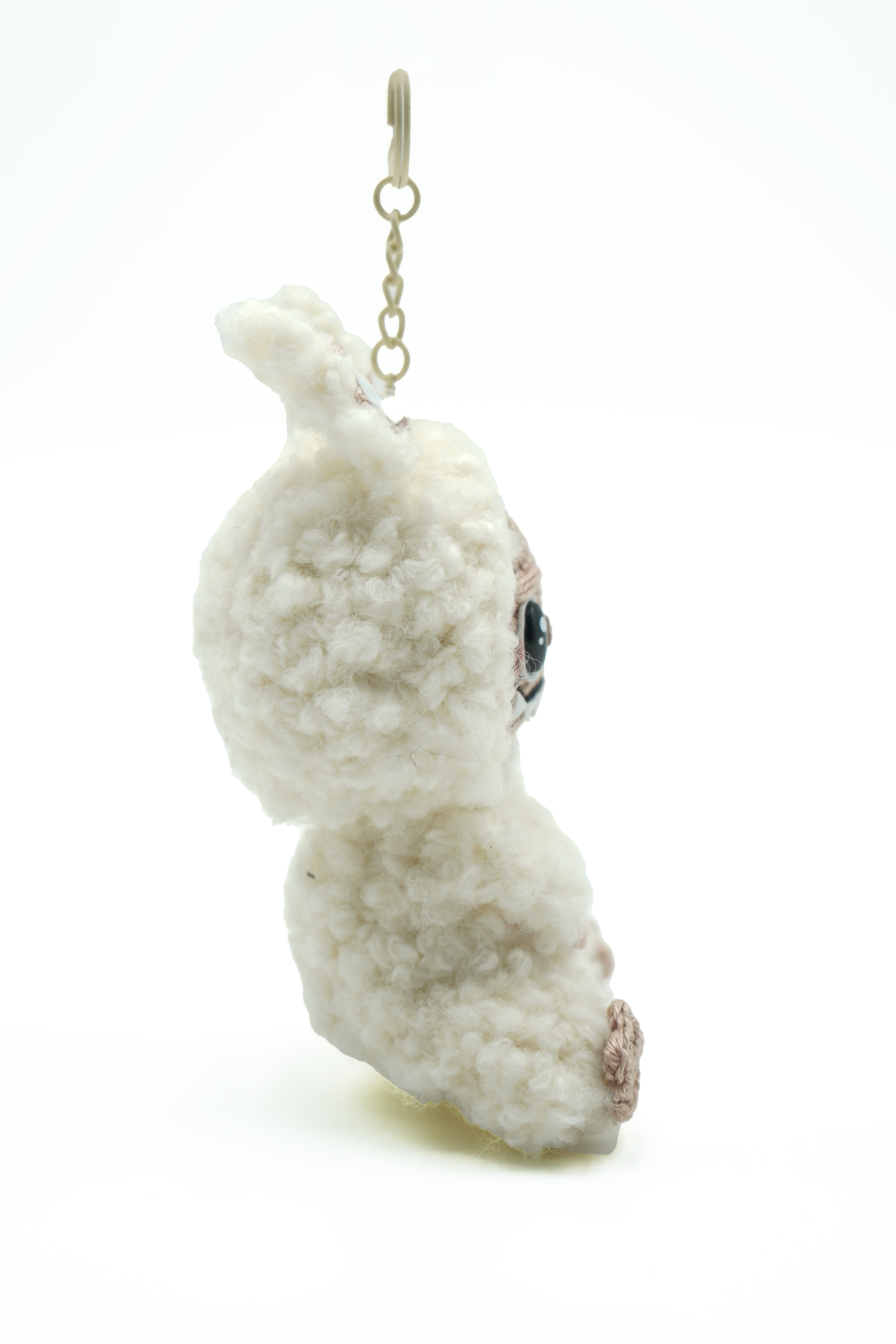 Charm de labubu de ganchillo peludo