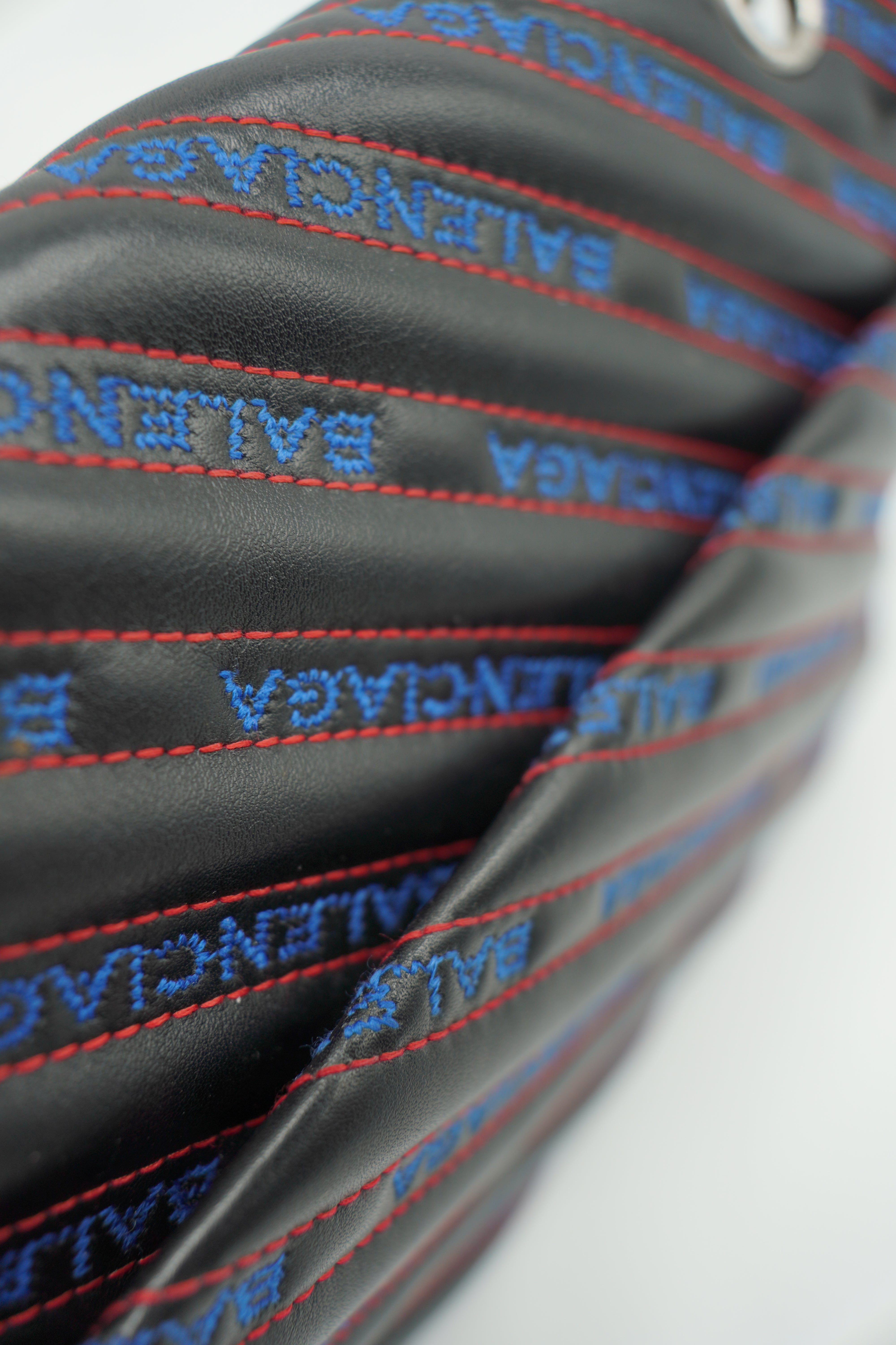 Balenciaga Borsa Tracolla Charms Paris Matelassé