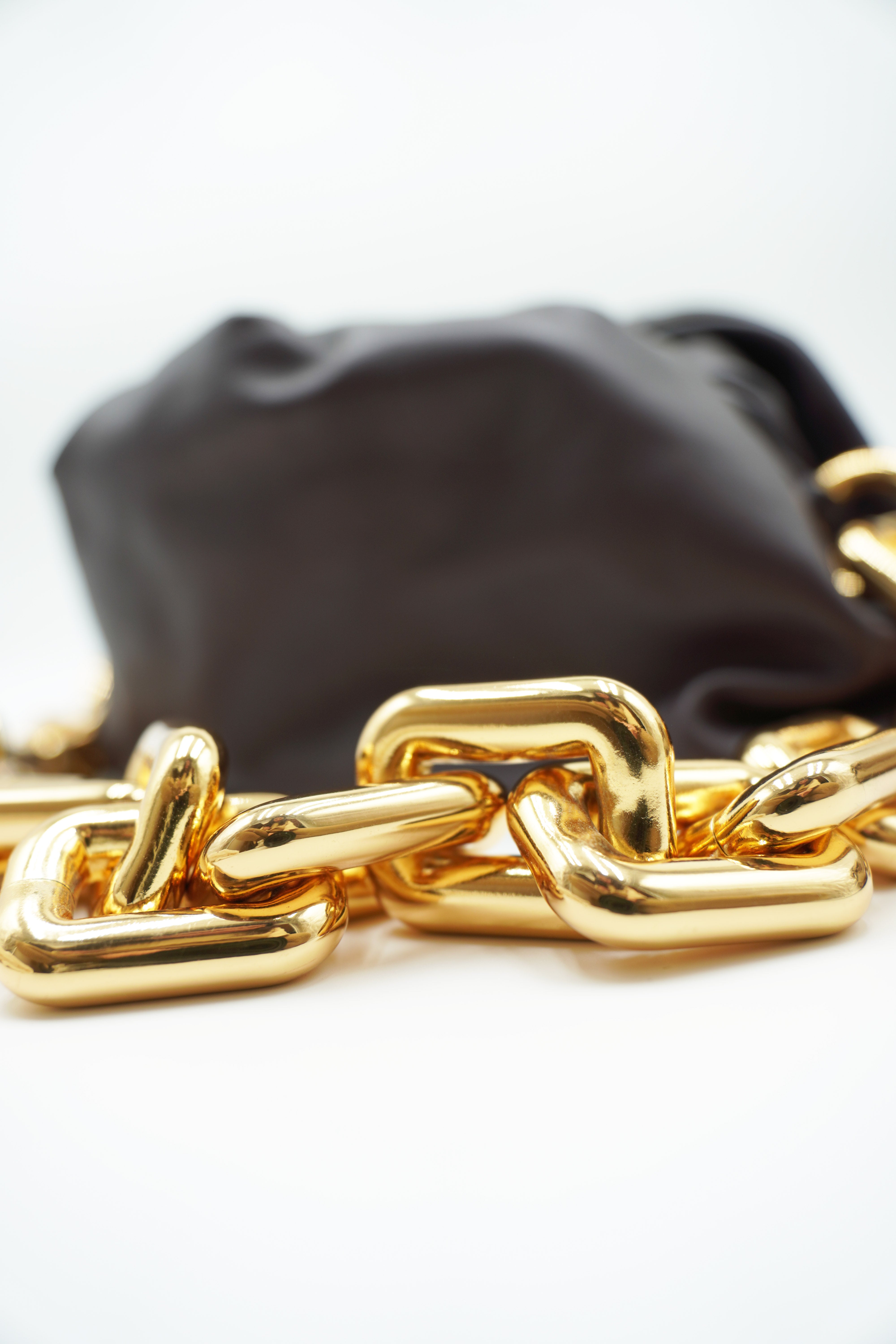 Bottega Veneta Borsa Pouch Con Catena Pelle Melanzana