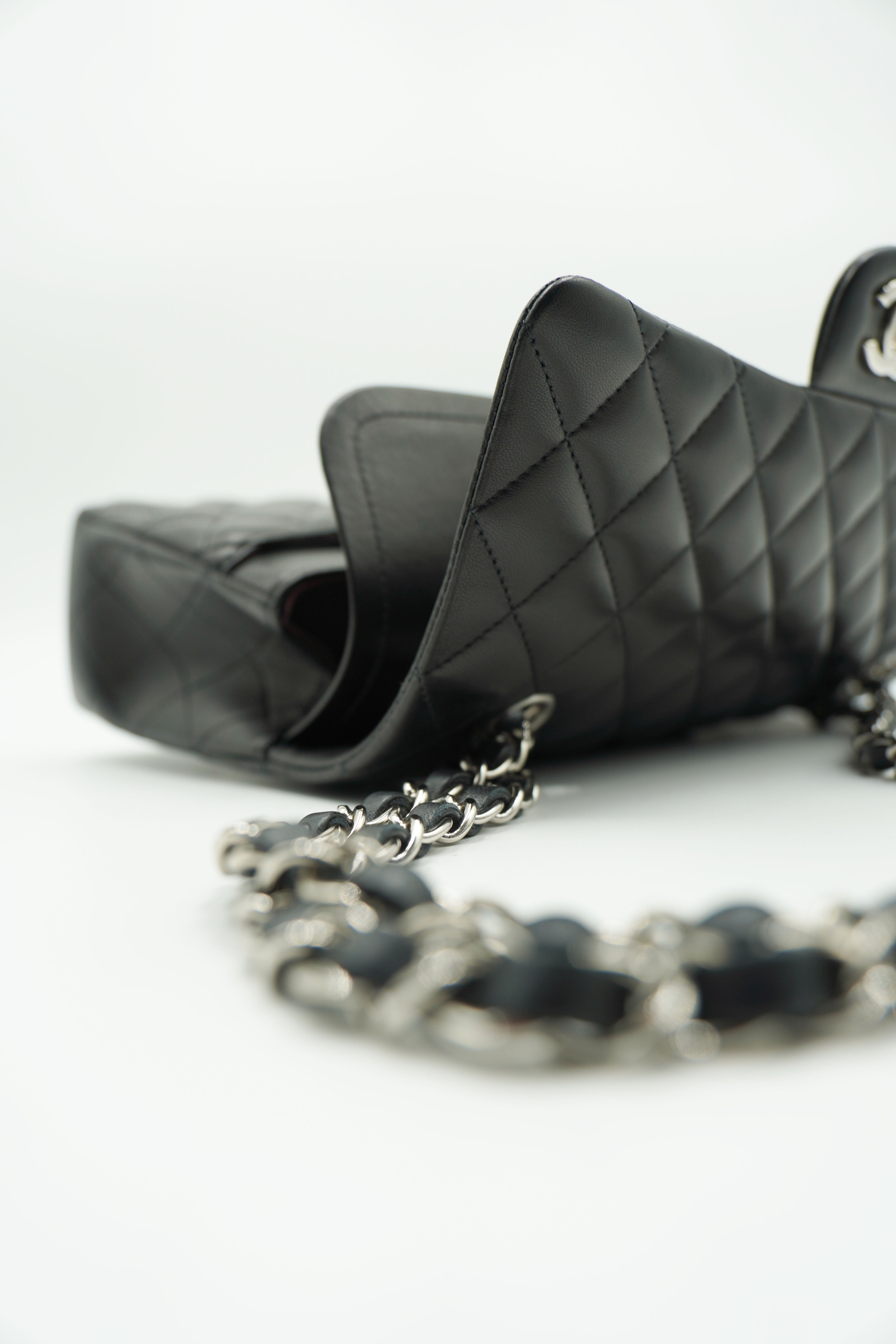 Bolso Chanel Timeless de piel de cordero clásico negro - Usado auténtico