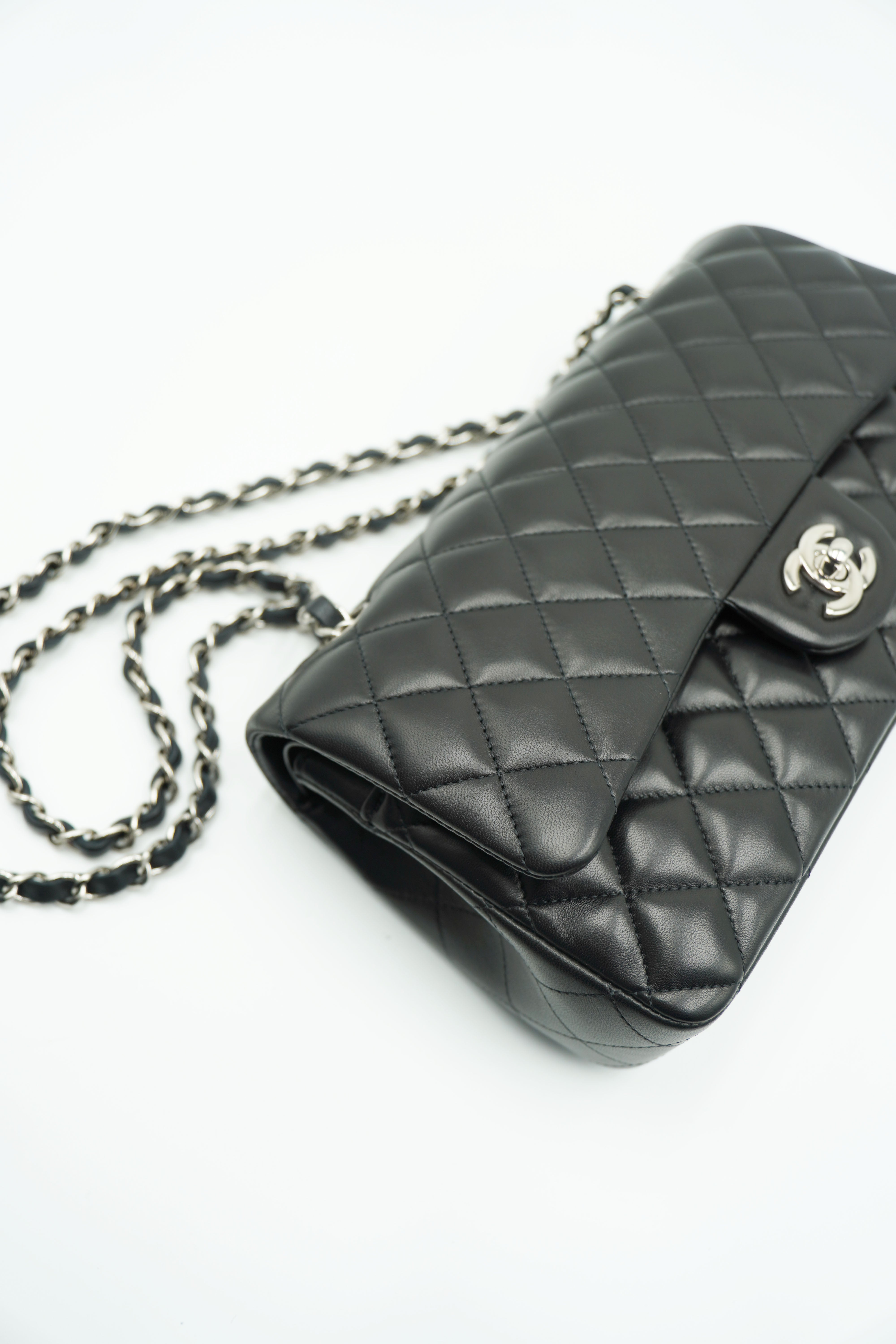 Bolso Chanel Timeless de piel de cordero clásico negro - Usado auténtico
