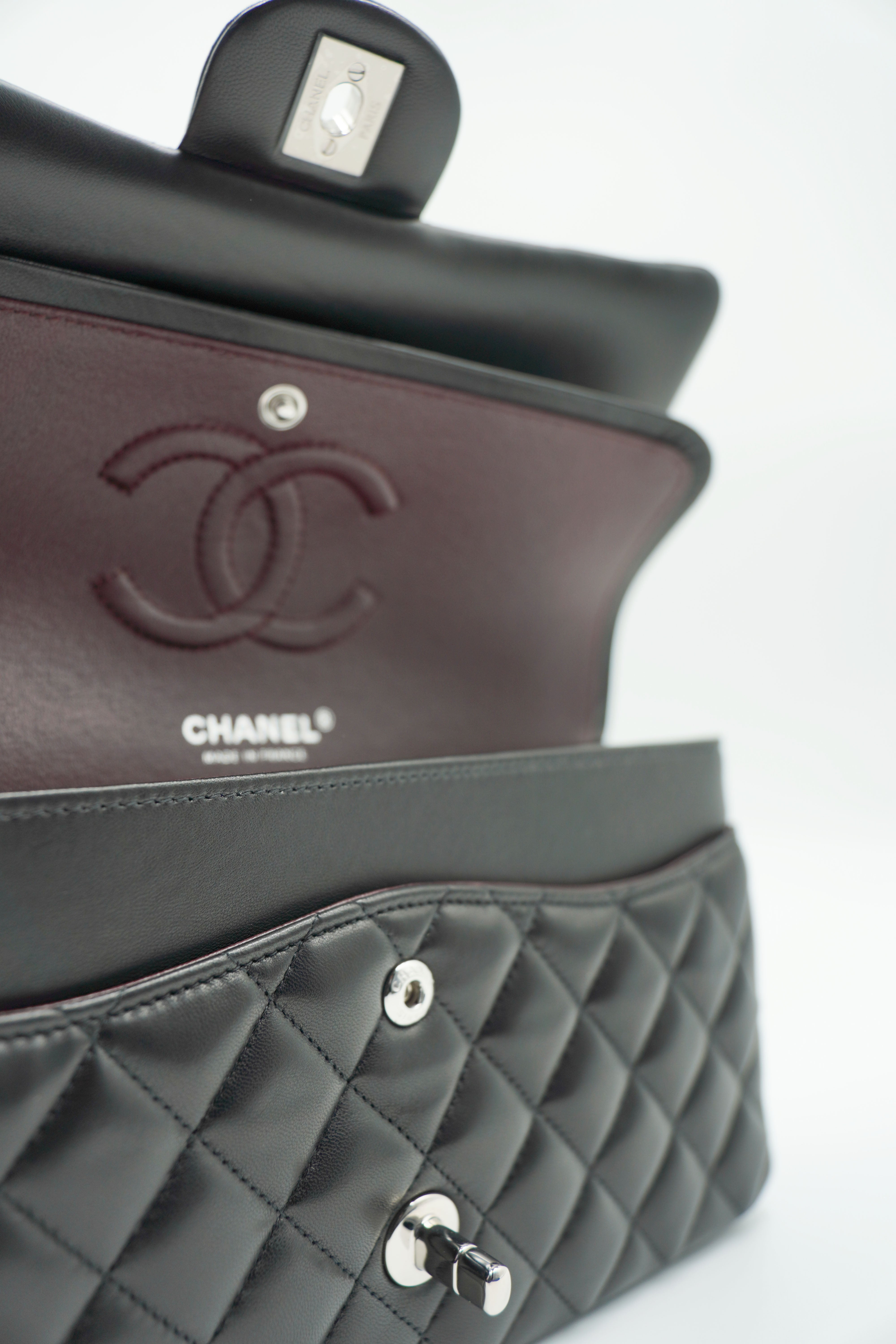 Bolso Chanel Timeless de piel de cordero clásico negro - Usado auténtico
