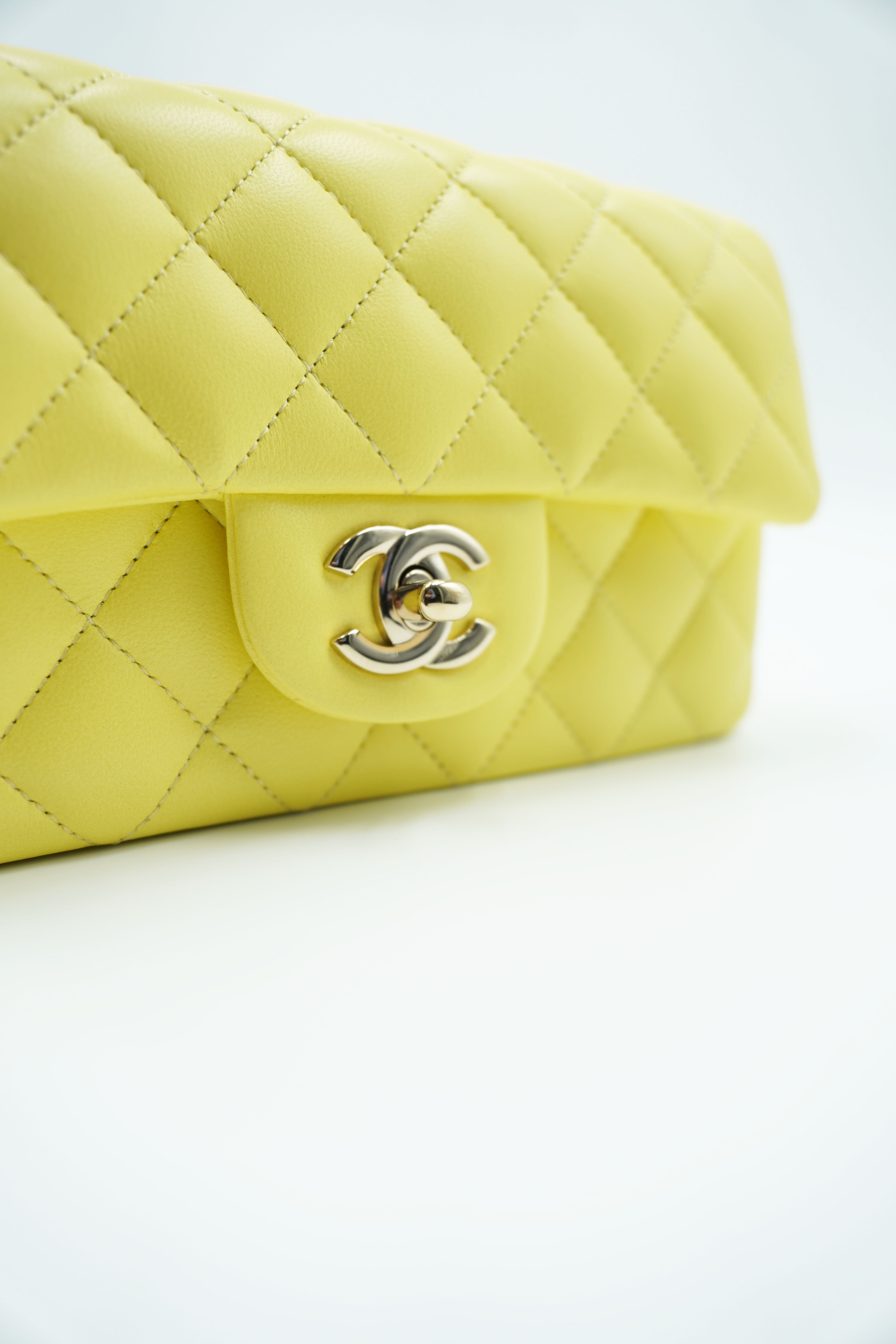 Chanel Borsa Classic Timeless Mini Flap Lambiskin Giallo
