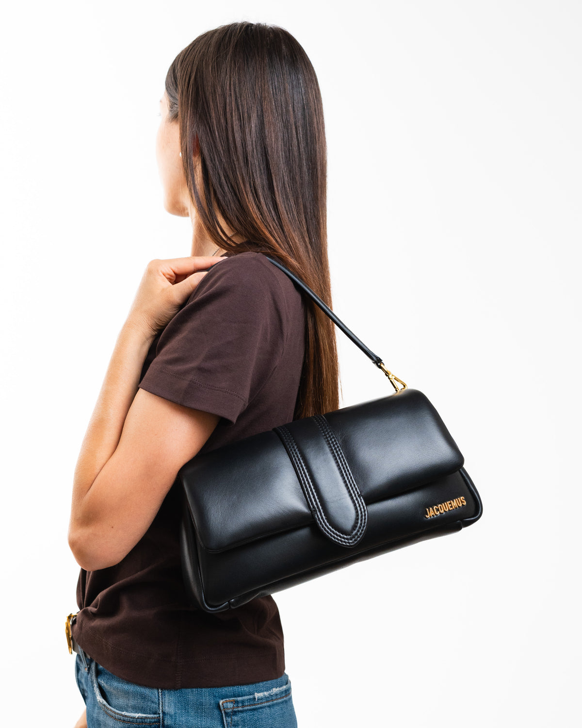 Jacquemus Borsa Le Bambimou Pelle Di Agnello Nera indossata, riferimento dimensioni - Aurea Luxury Lab