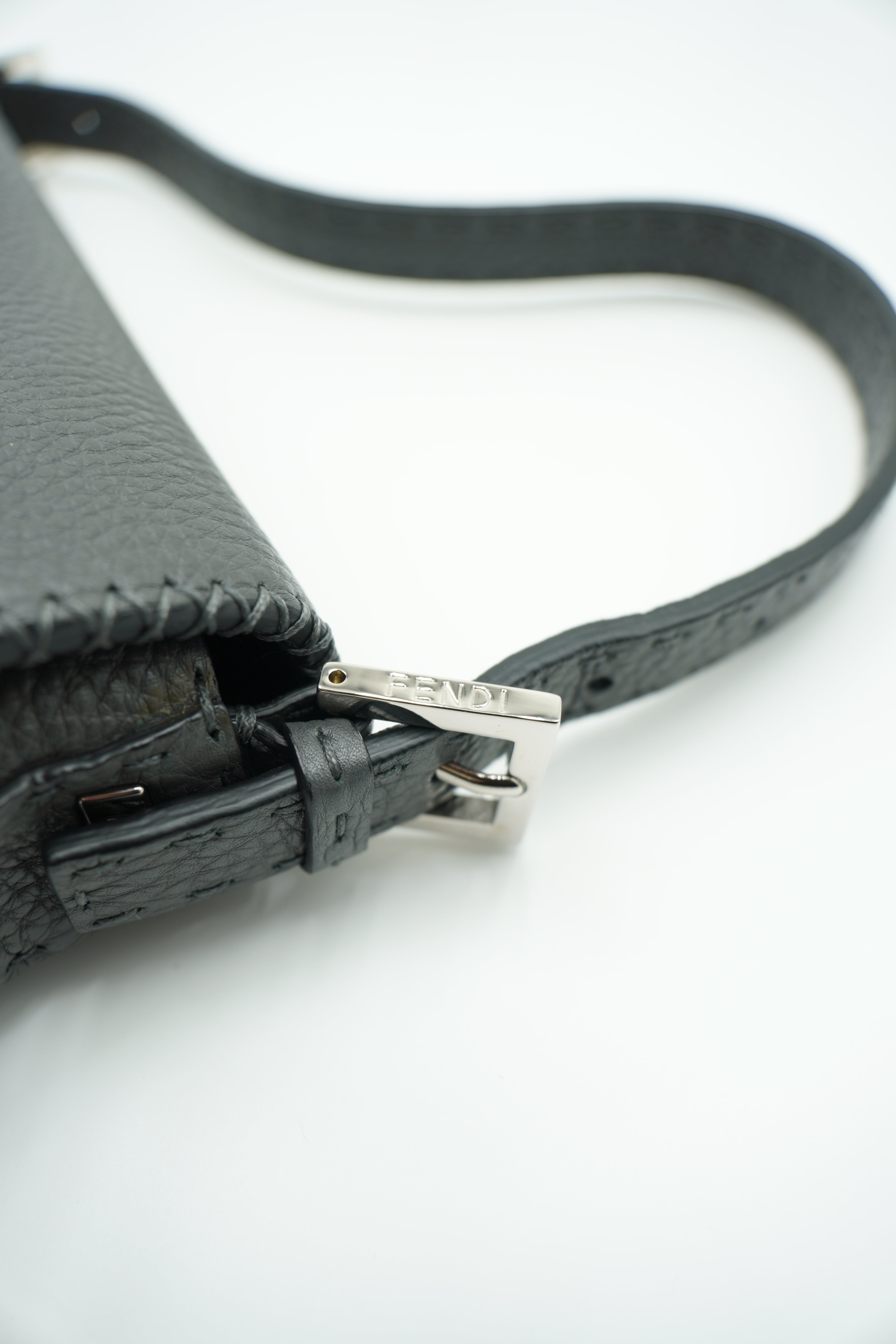 Fendi Borsa Baguette Pelle Martellata Limited Edition Selleria usata autentica - Aurea Luxury Lab