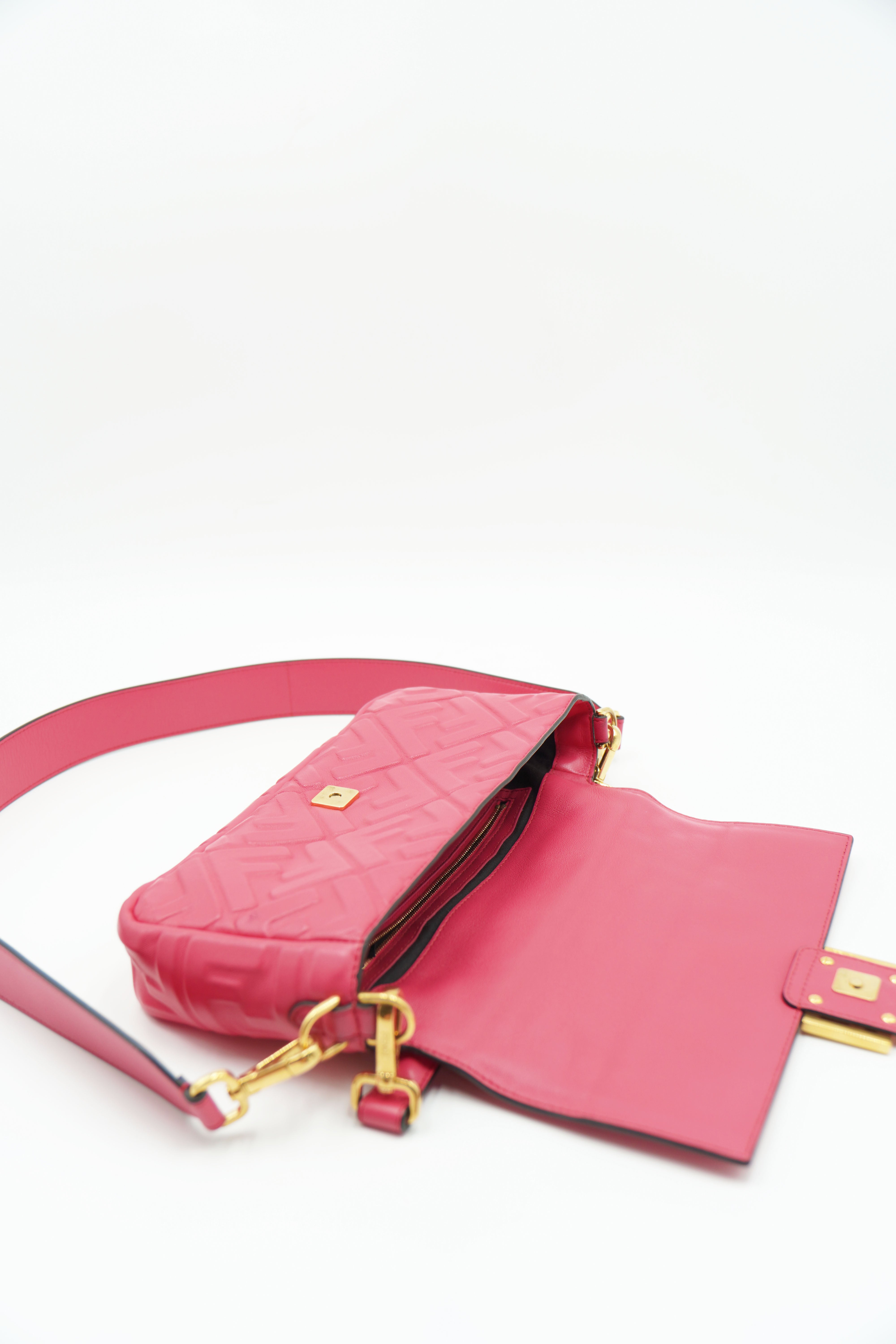 Fendi Tasche Baguette aus fuchsia Leder mit Schulterriemen - Gebraucht Authentisch