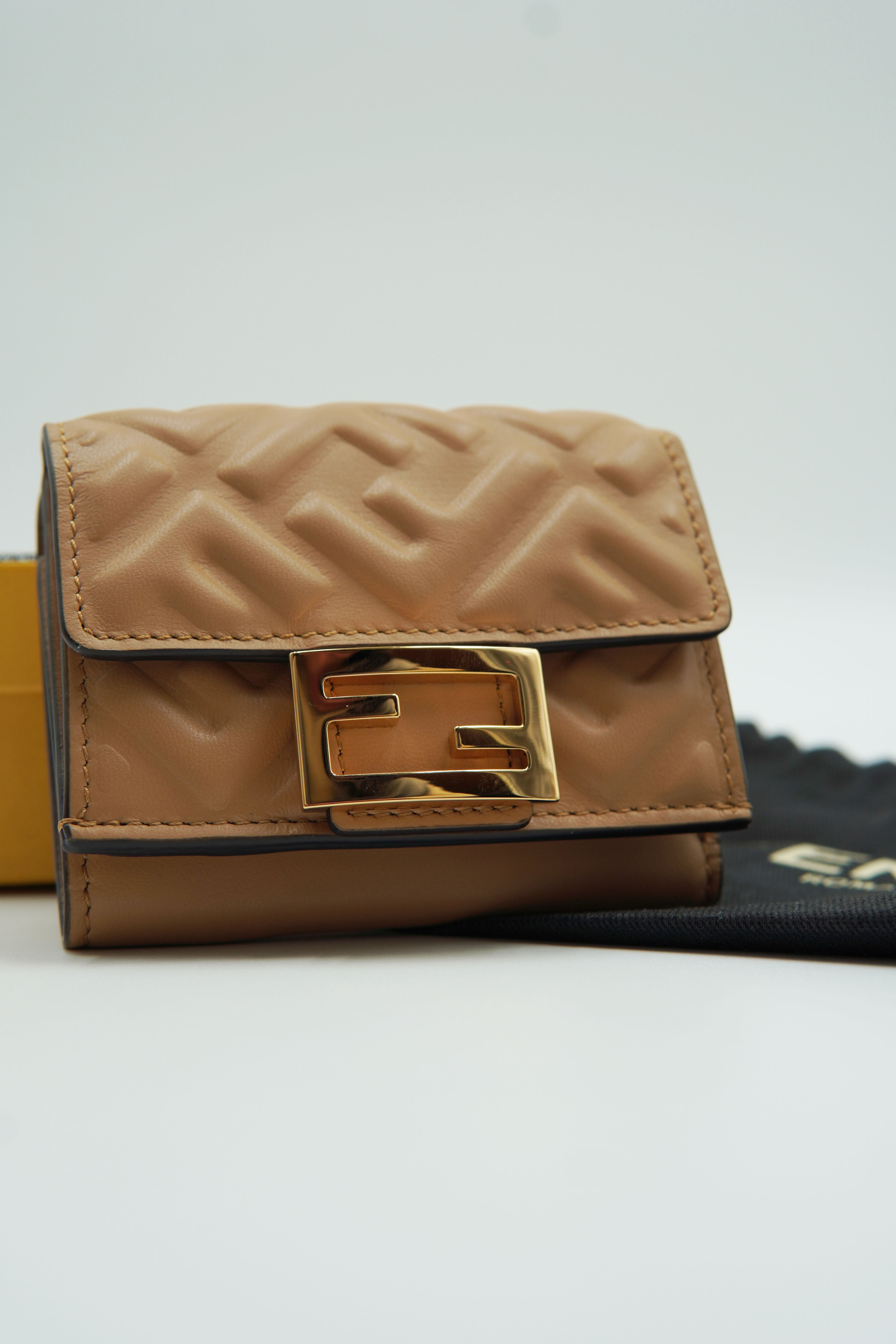 Fendi Portafoglio Baguette Trifold Nappa