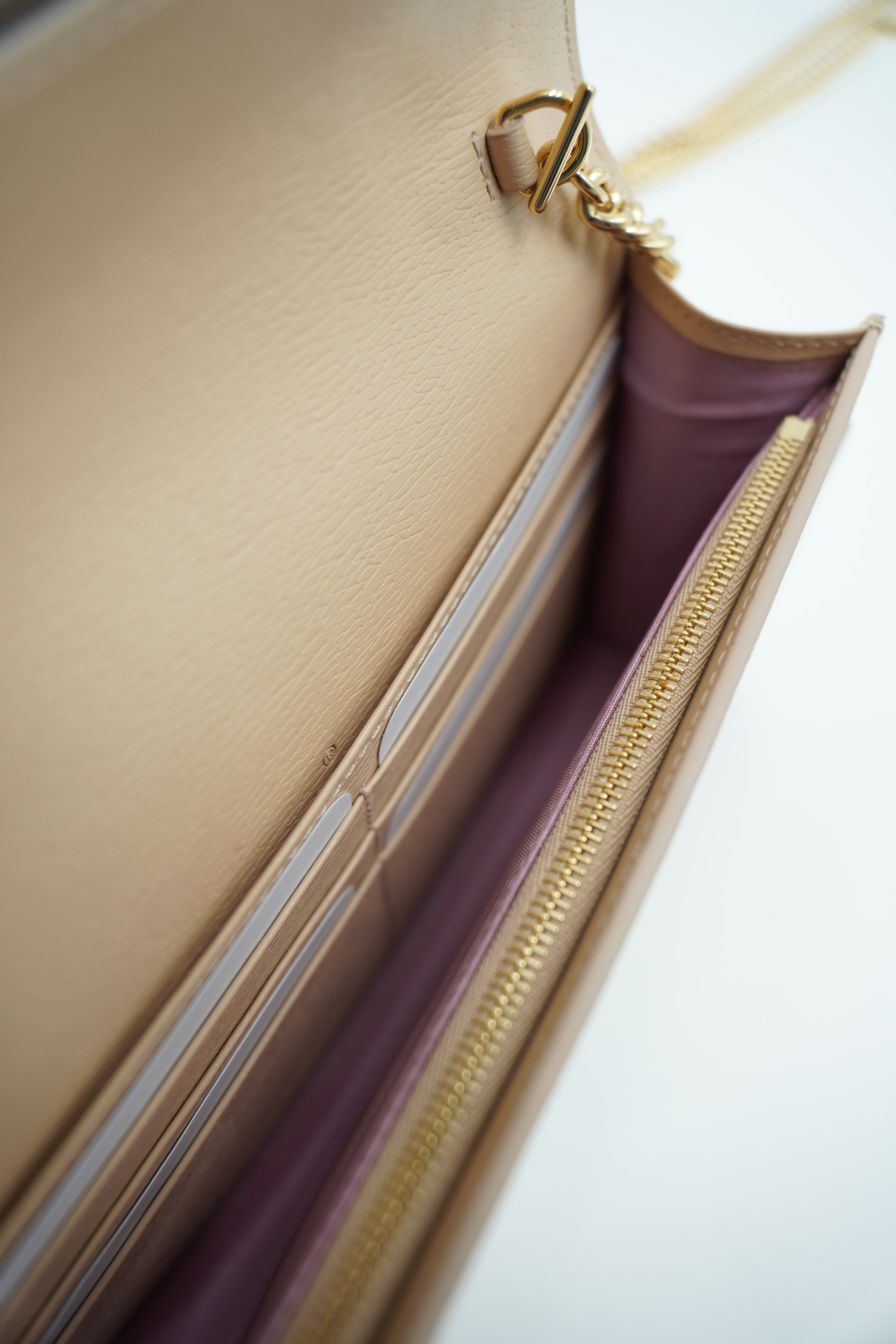 Gucci Nude Wallet On Chain Bag - Authentic Used