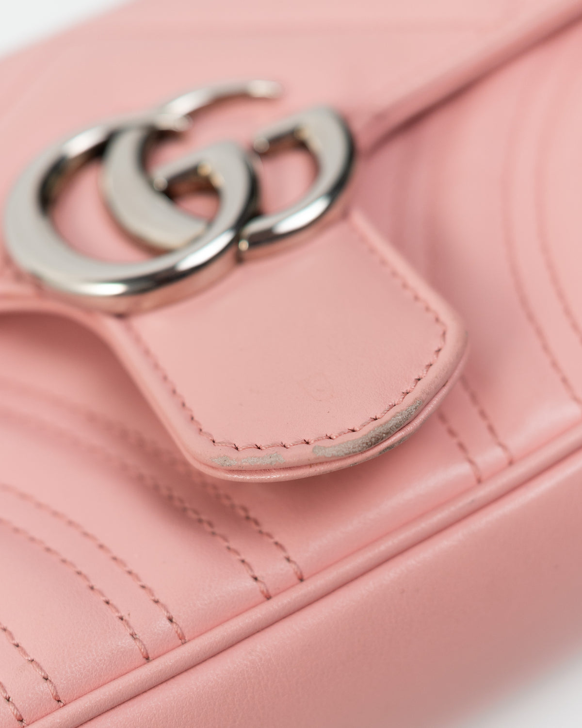 Gucci Borsa GG Marmont Small Pelle Matelassé Rosa usata autentica - Aurea Luxury Lab