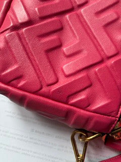 Fendi Tasche Baguette aus fuchsia Leder mit Schulterriemen - Gebraucht Authentisch