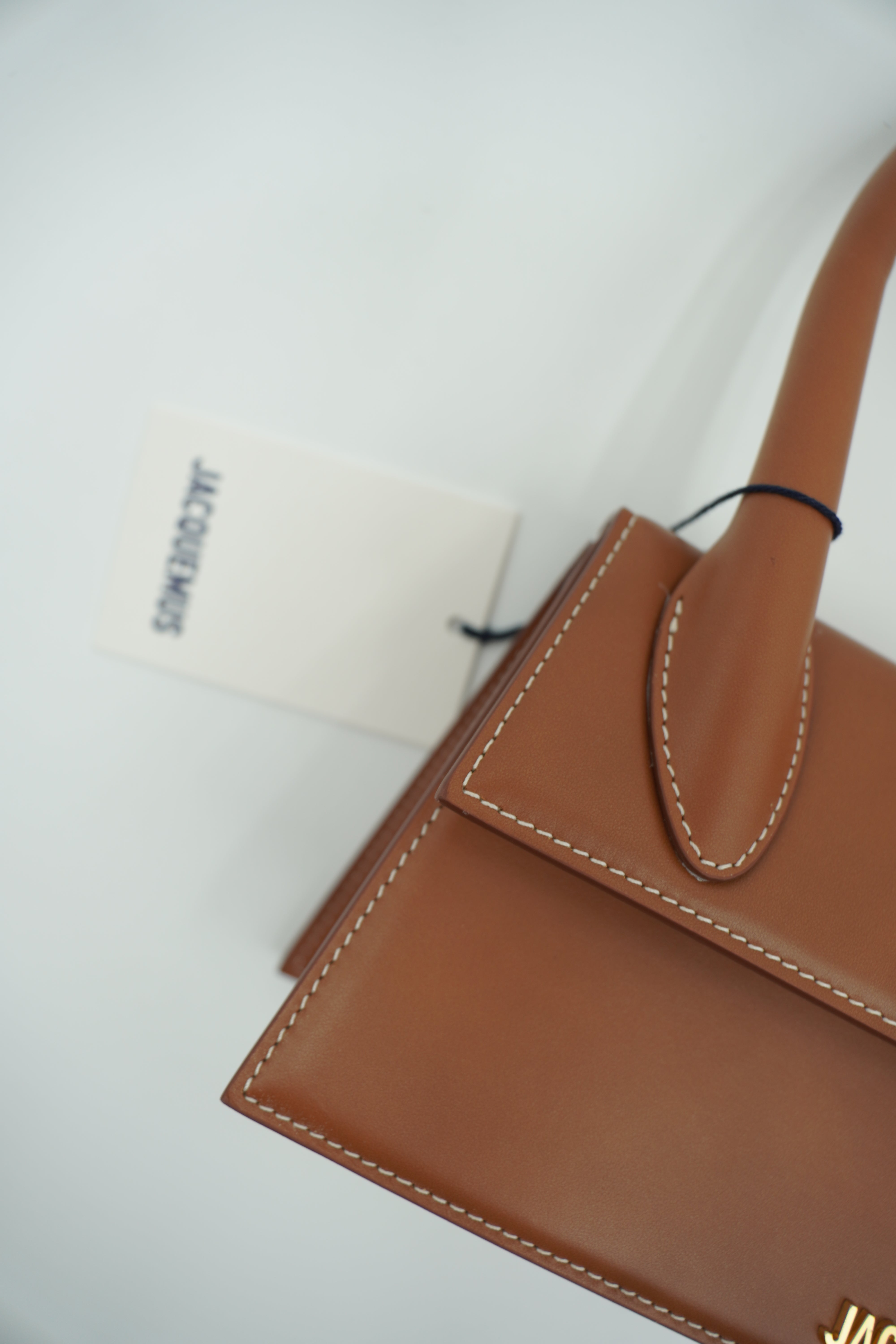 Jacquemus Il Chiquito Medium Marrone Chiaro - Aurea Luxury Lab