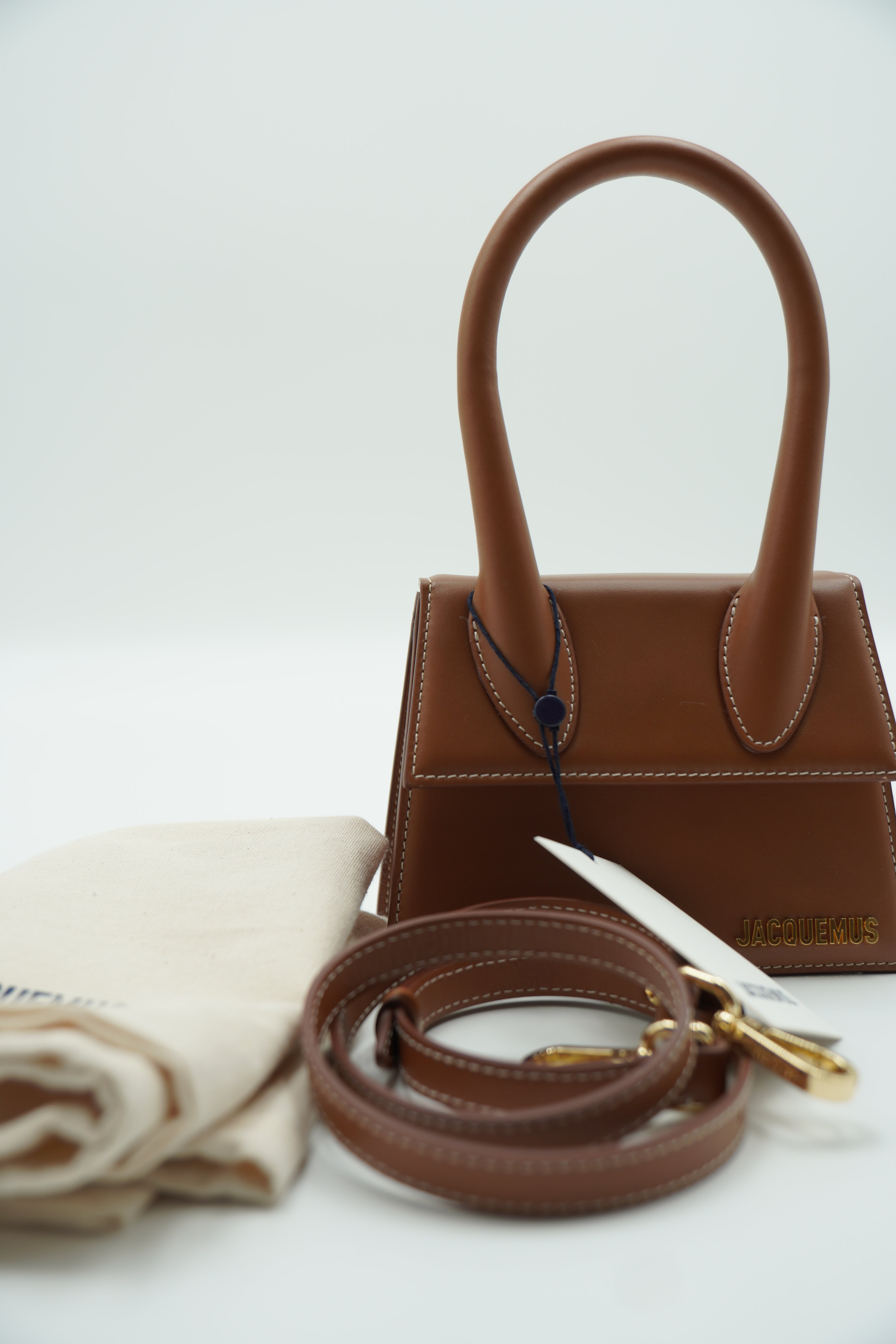 Jacquemus Il Chiquito Medium Marrone Chiaro - Aurea Luxury Lab