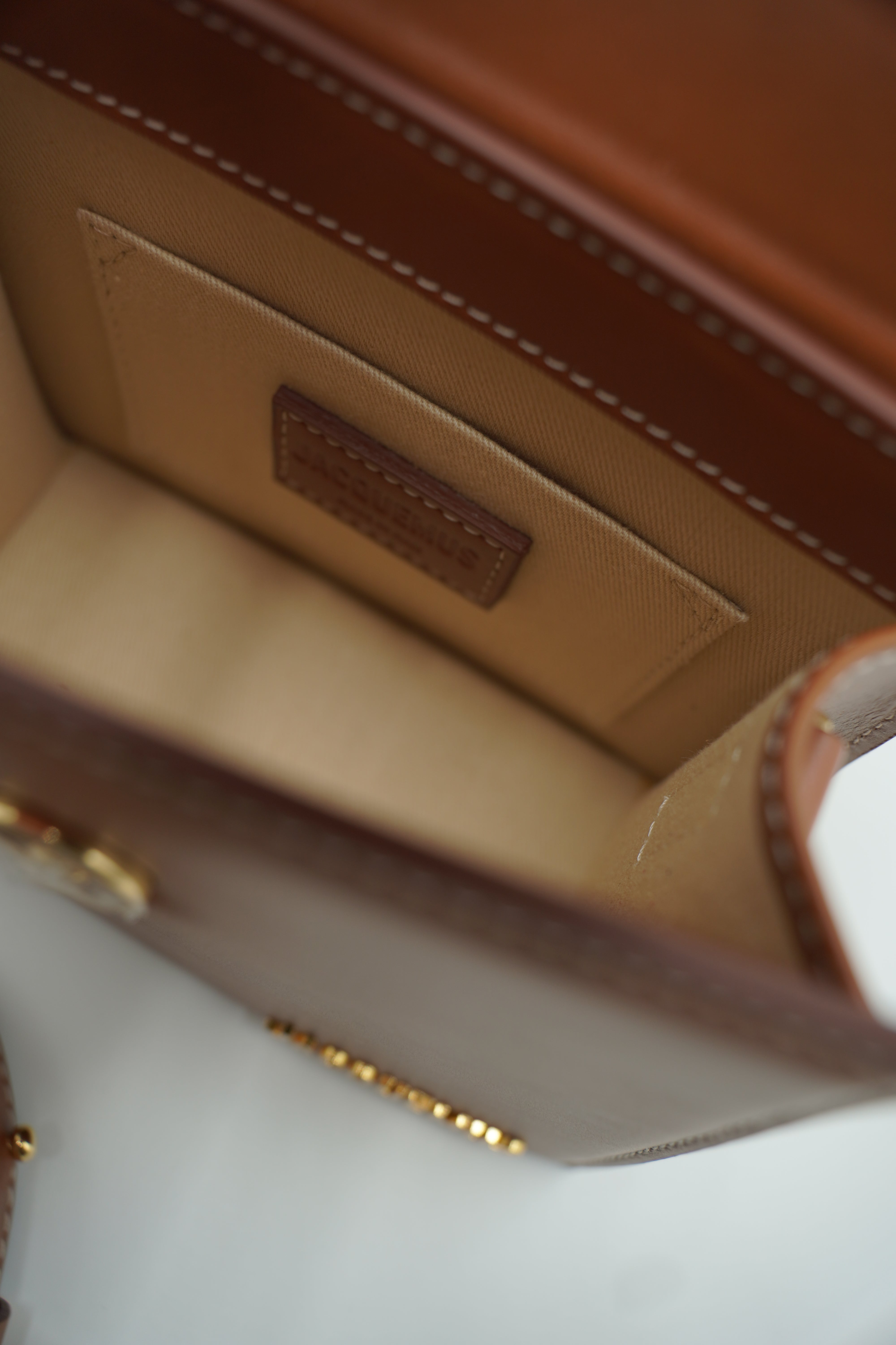 Jacquemus Il Chiquito Medium Marrone Chiaro - Aurea Luxury Lab