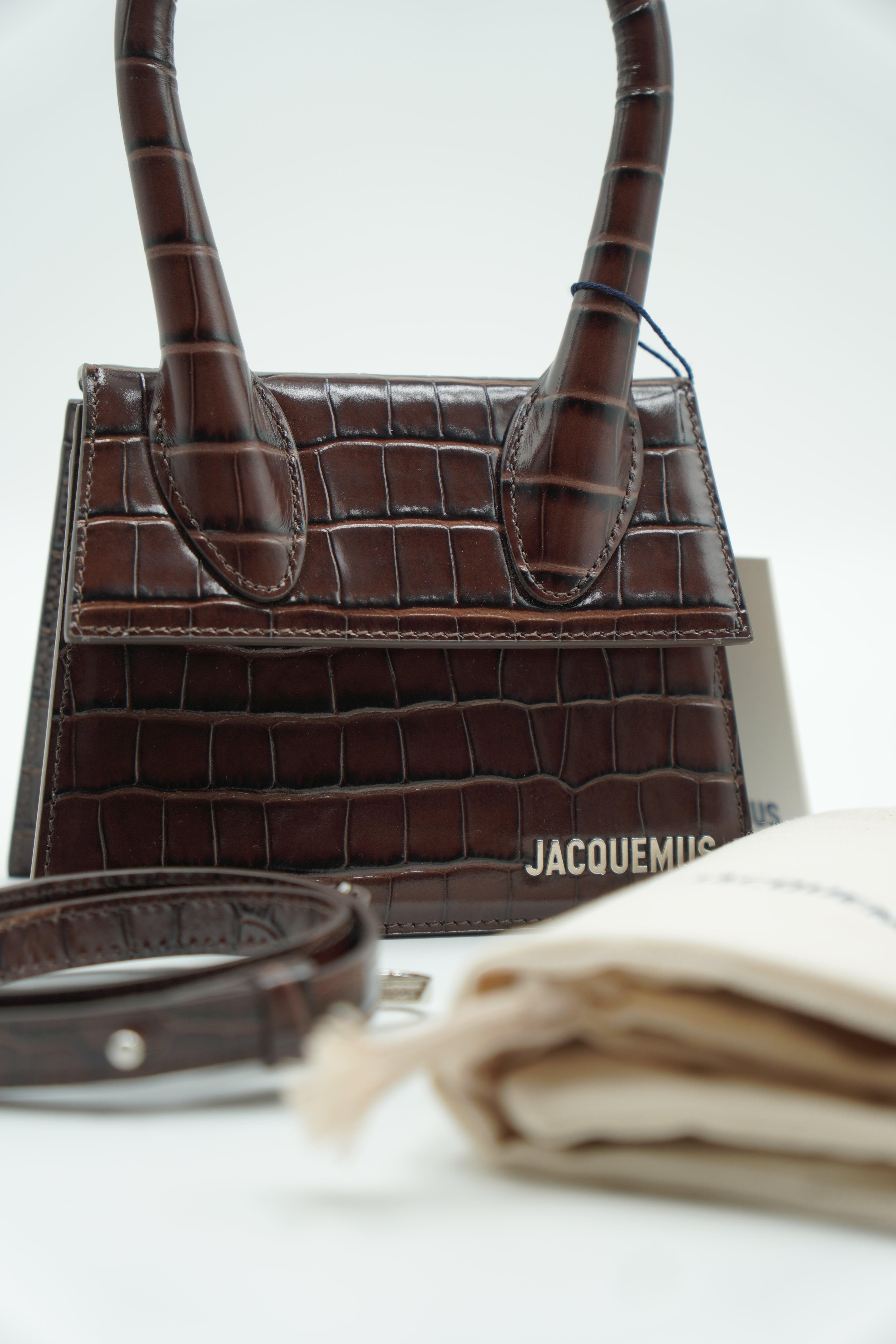 Jacquemus Il Chiquito Medium Pelle Cocco Marrone - Aurea Luxury Lab