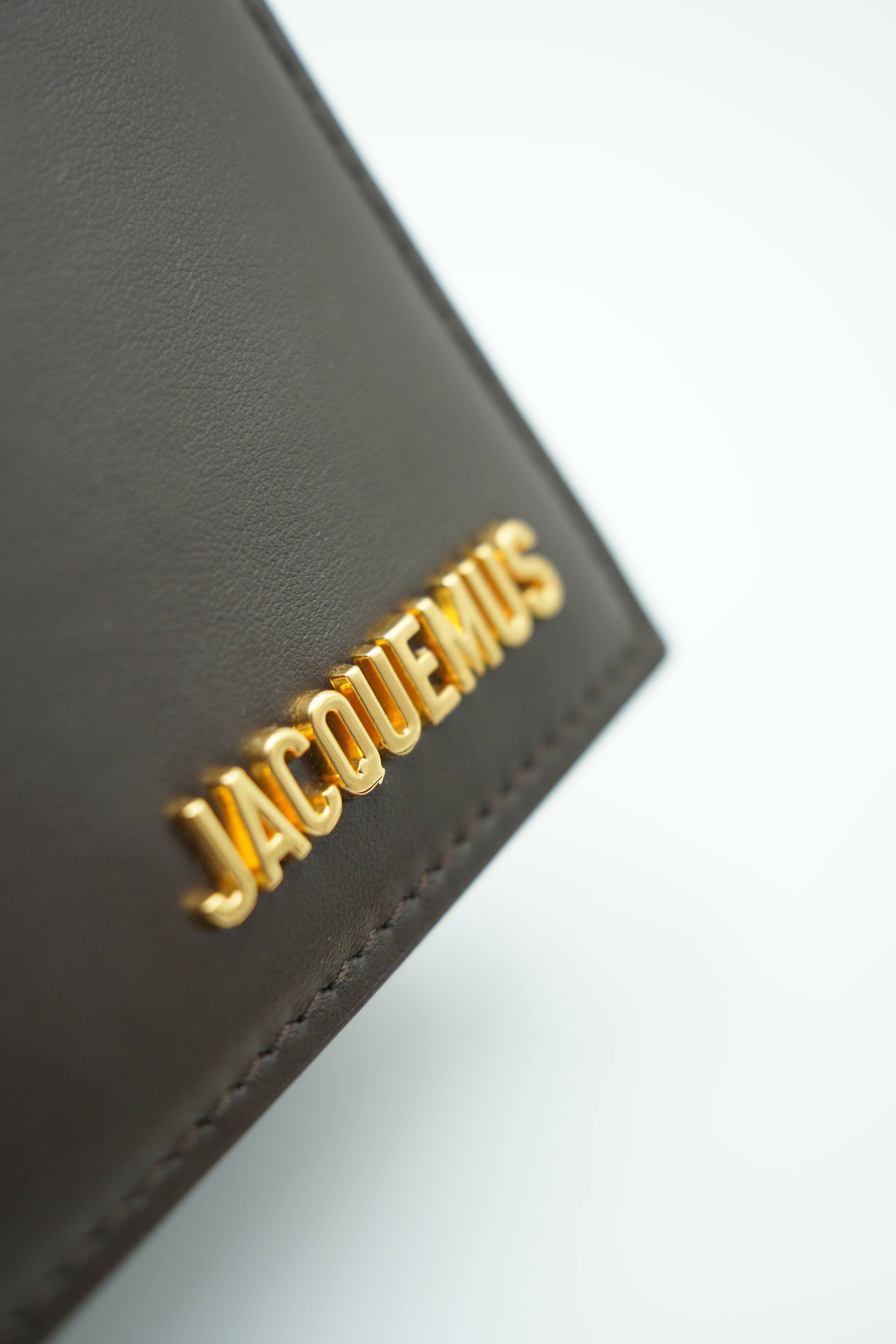 Jacquemus Borsa Il Grande Bambino in pelle marrone cioccolato