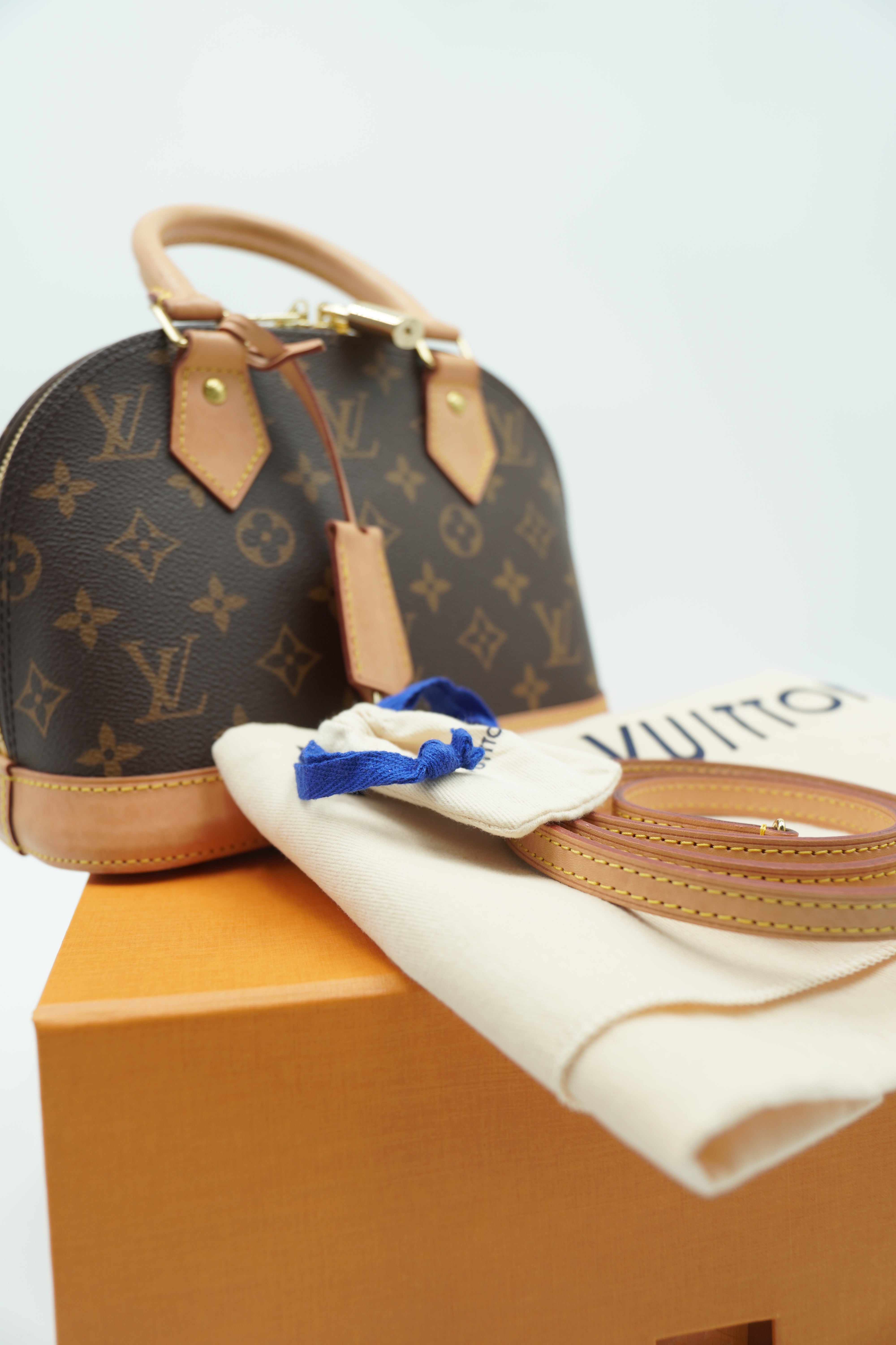 Louis Vuitton Borsa Alma BB monogram usata come nuova certificata - Aurea Luxury Lab