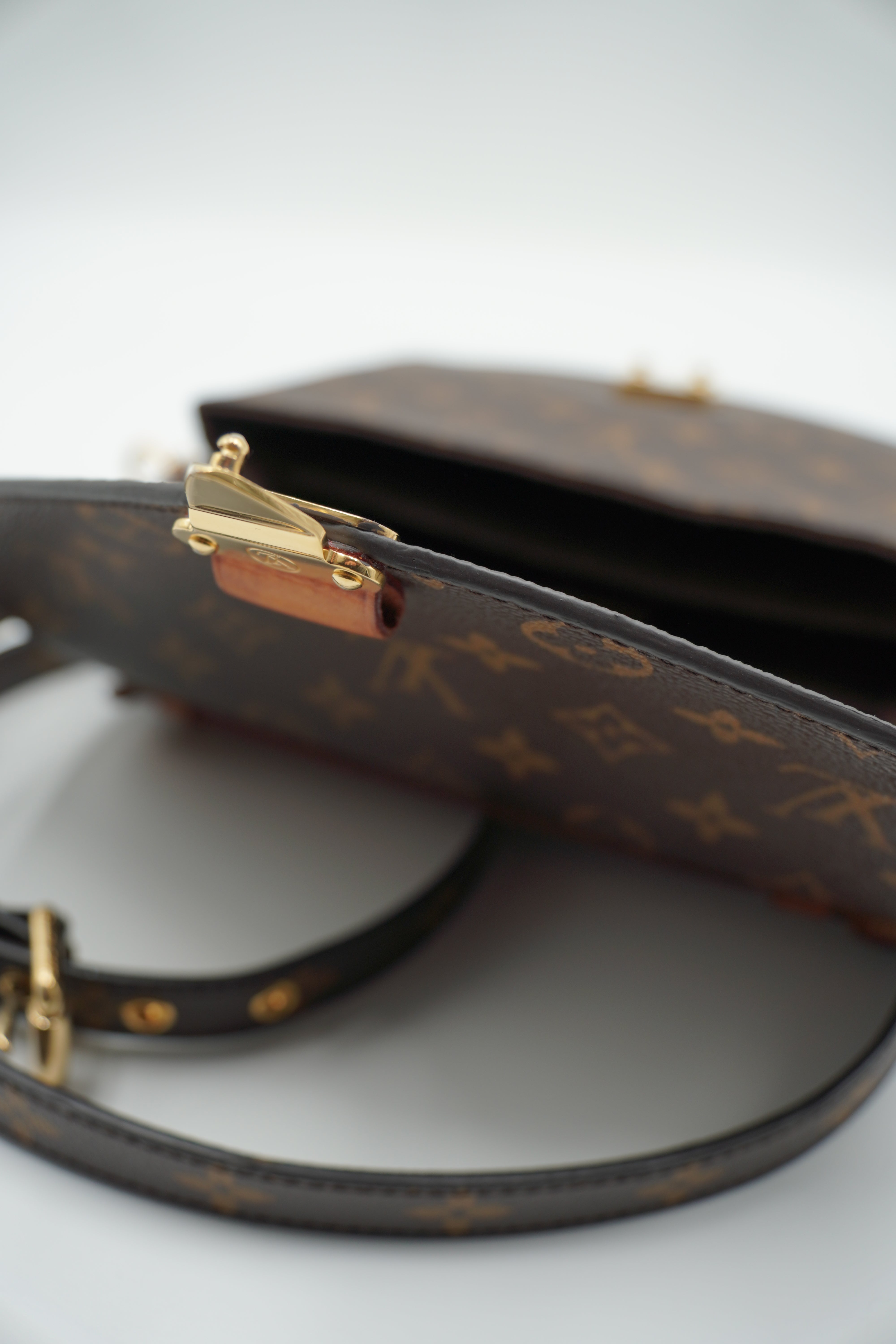 Bolso Louis Vuitton Metis Monogram