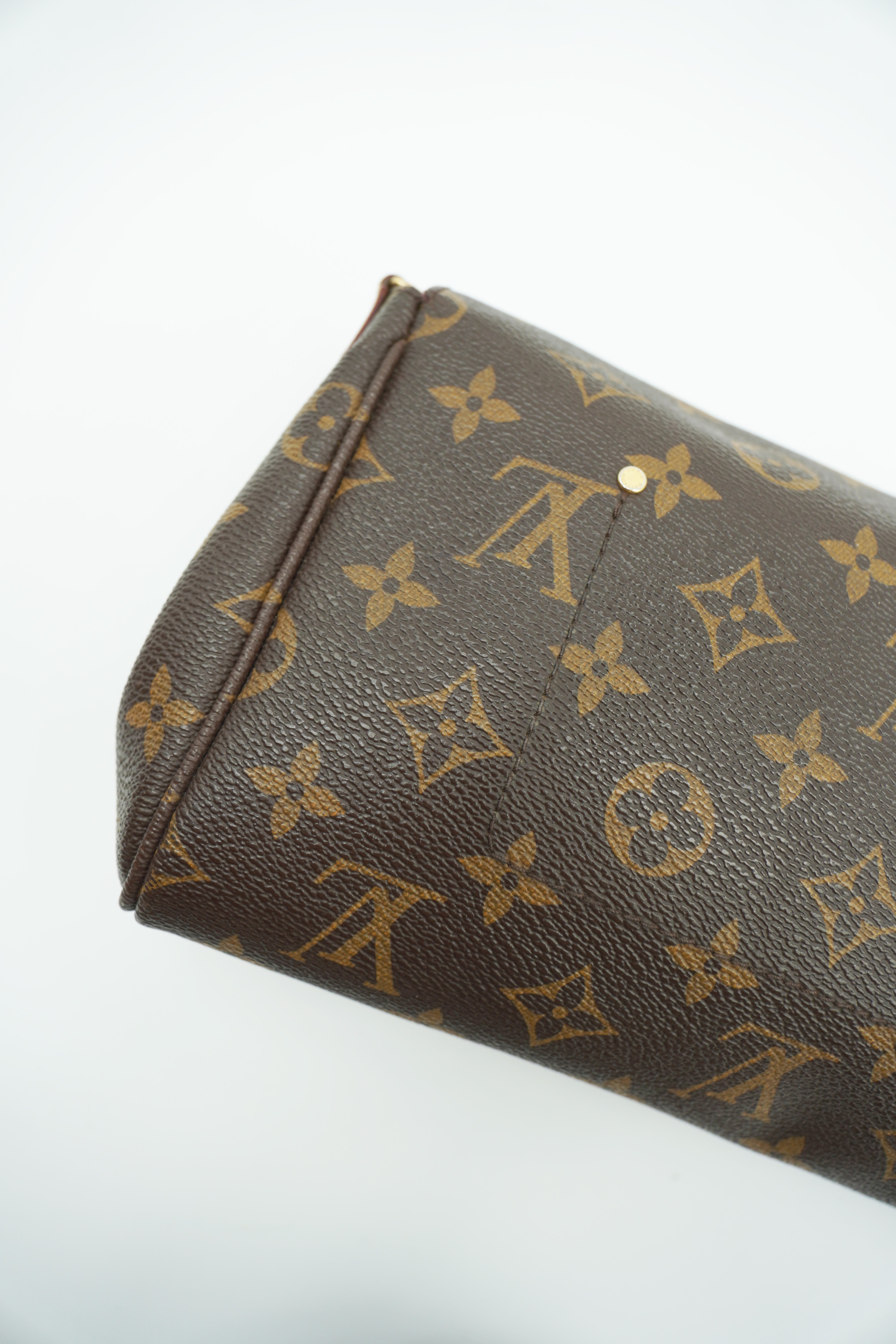 Louis Vuitton Favourite MM Monogram Shoulder Bag - Used Authentic