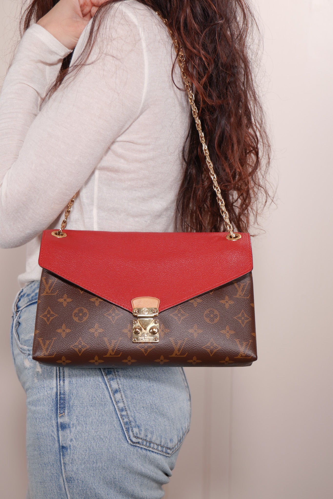 Louis Vuitton Borsa Tracolla Pallas Chain Monogram e Pelle Rossa luxury resale autentica - Aurea Luxury Lab