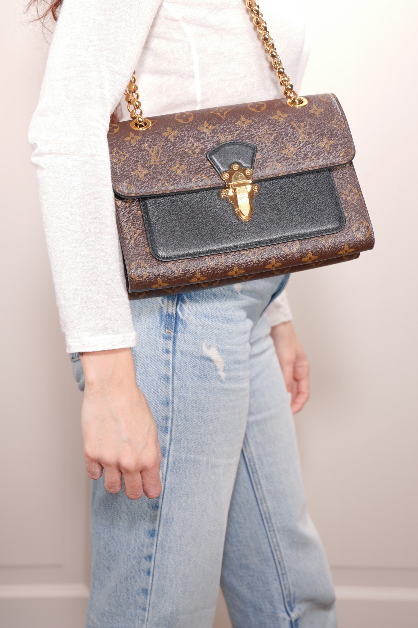 Louis Vuitton Borsa Victoire Monogram Tracolla luxury resale autentica - Aurea Luxury Lab