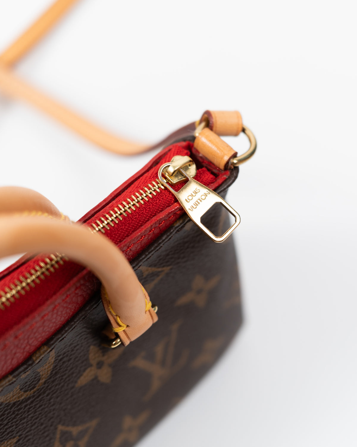 Louis Vuitton Borsa Nano Pallas Tela Monogram e Pelle Rossa luxury resale certificata - Aurea Luxury Lab