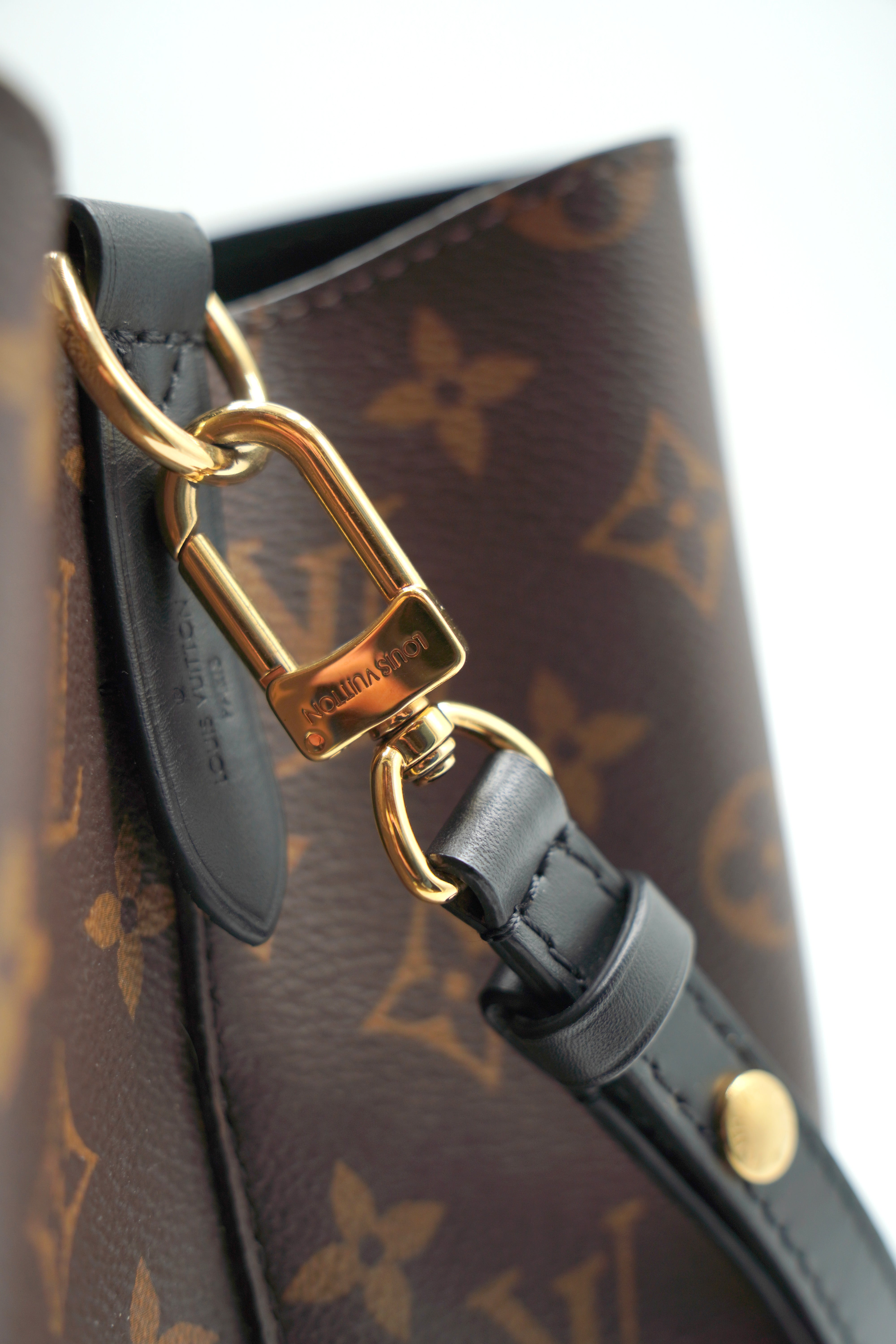 Louis Vuitton Borsa Neo Noè Monogram e Pelle Nero - Usata Autentica