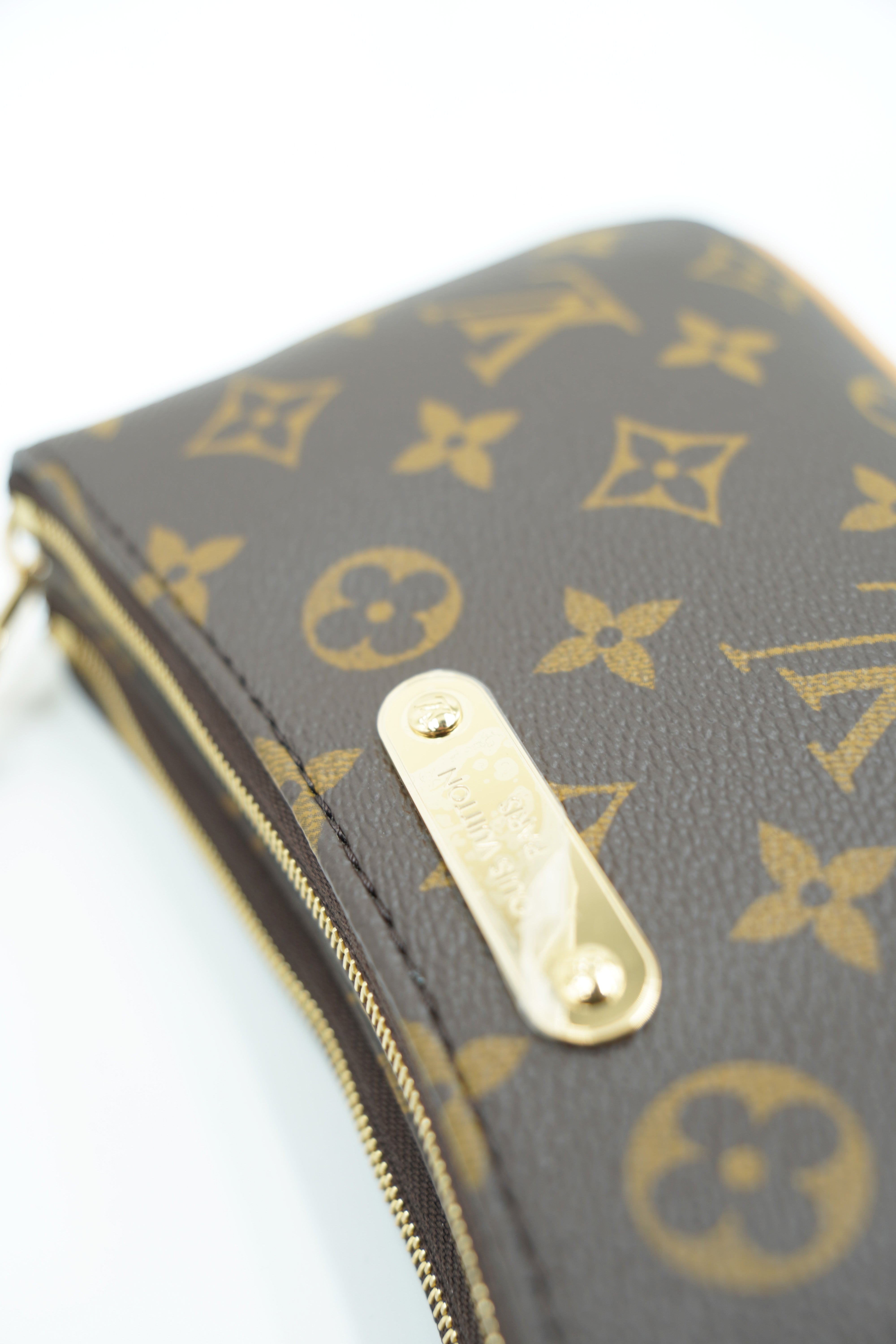 Louis Vuitton Pochette Liv Monograma