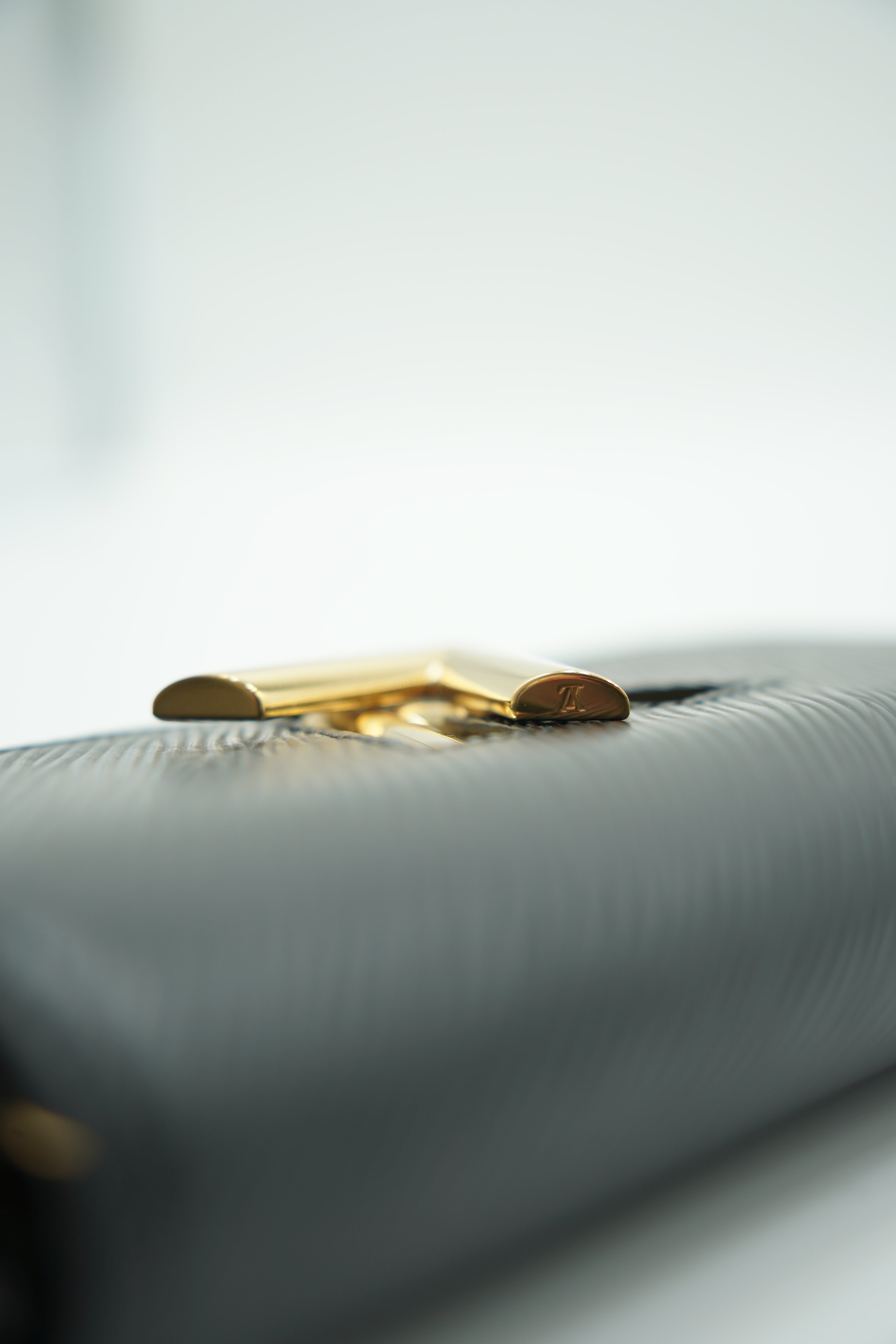 Cartera con monograma Louis Vuitton Emilie