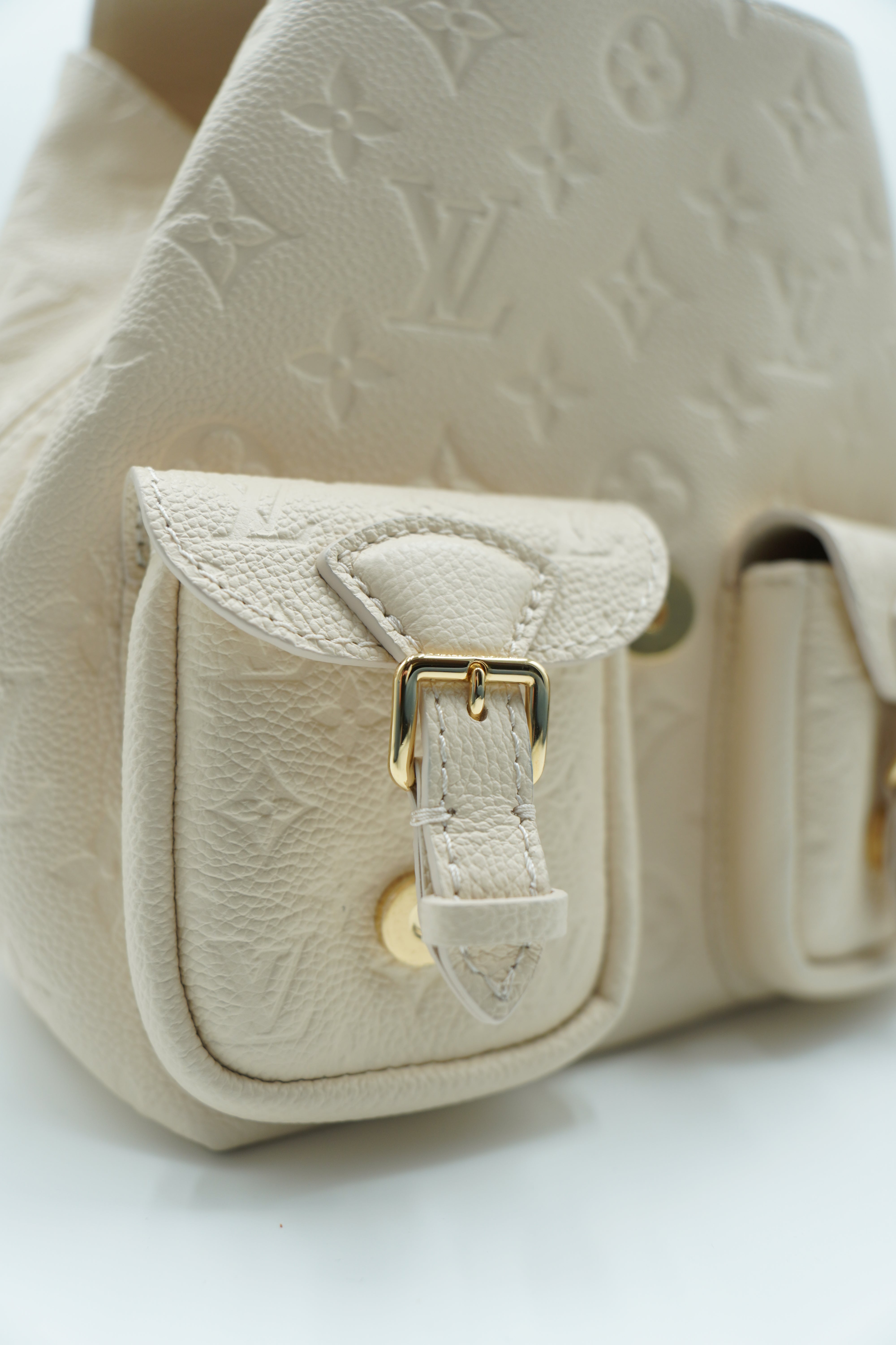 Mochila de piel Louis Vuitton Backup color leche