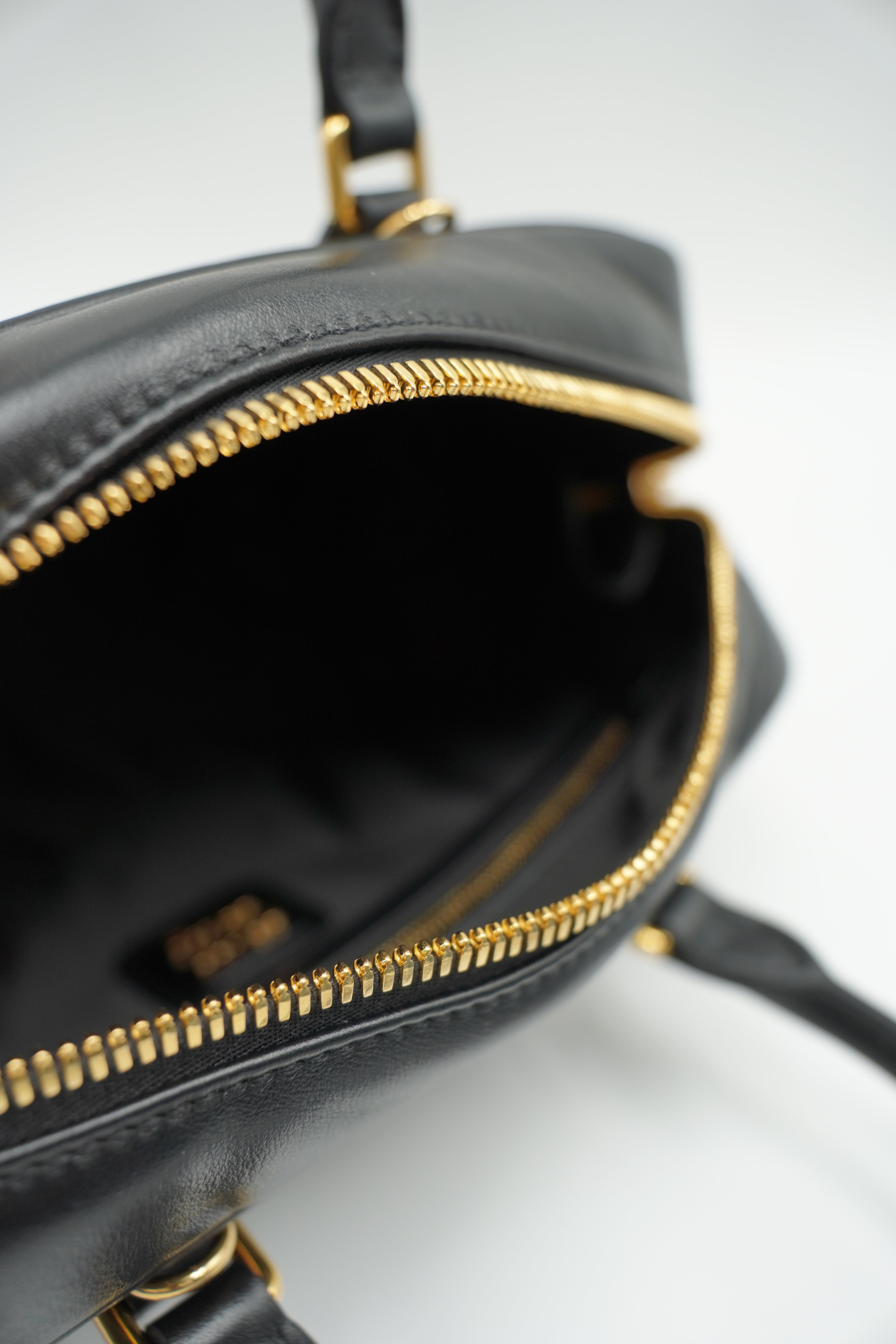 Miu Miu Borsa Arcadie Large Nero