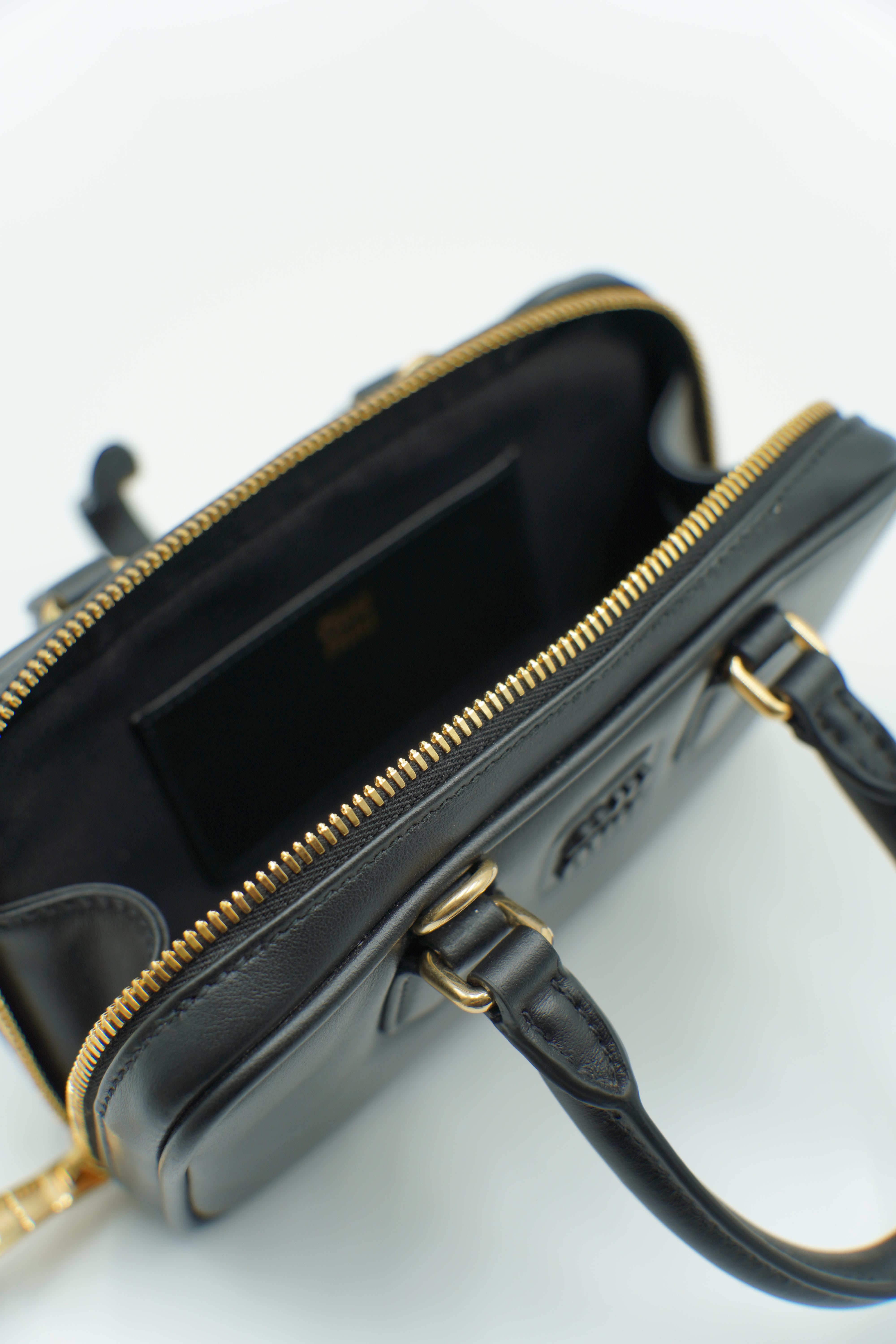 Miu Miu Borsa Arcadie Small Nera preloved luxury certificata - Aurea Luxury Lab