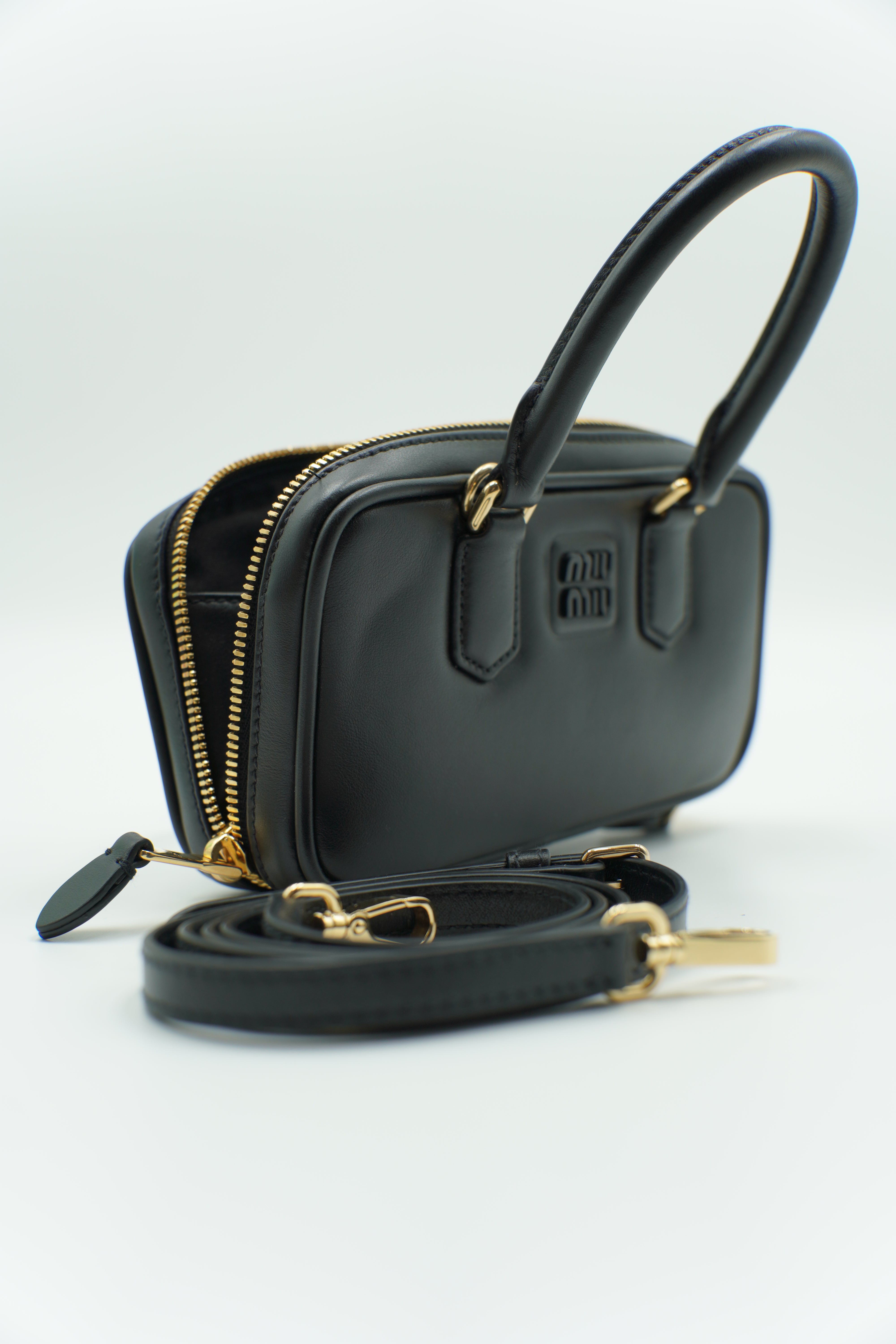 Miu Miu Borsa Arcadie Small Nera second hand certificata Entrupy - Aurea Luxury Lab