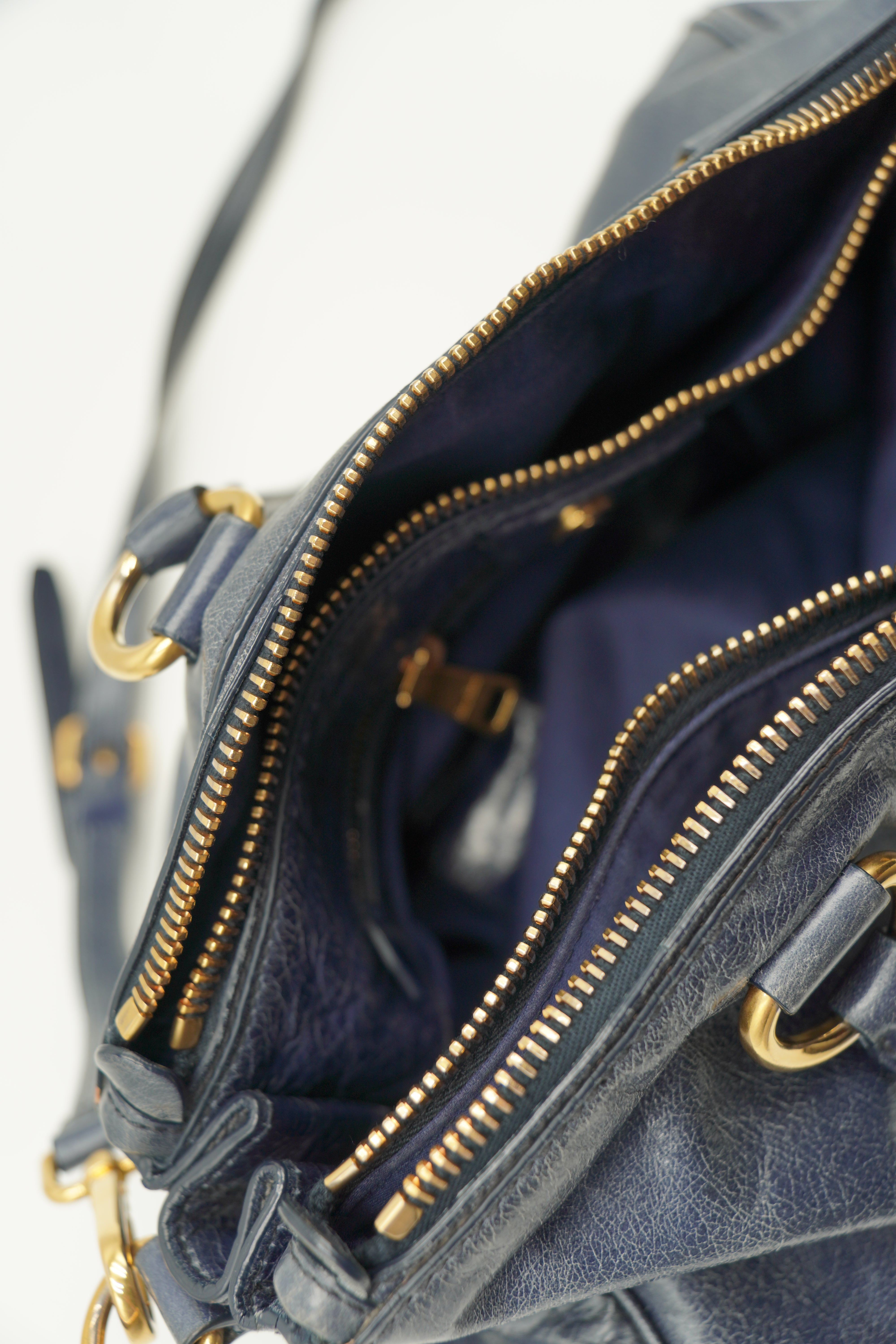 MiuMiu Borsa a mano con tracolla Shine Blu