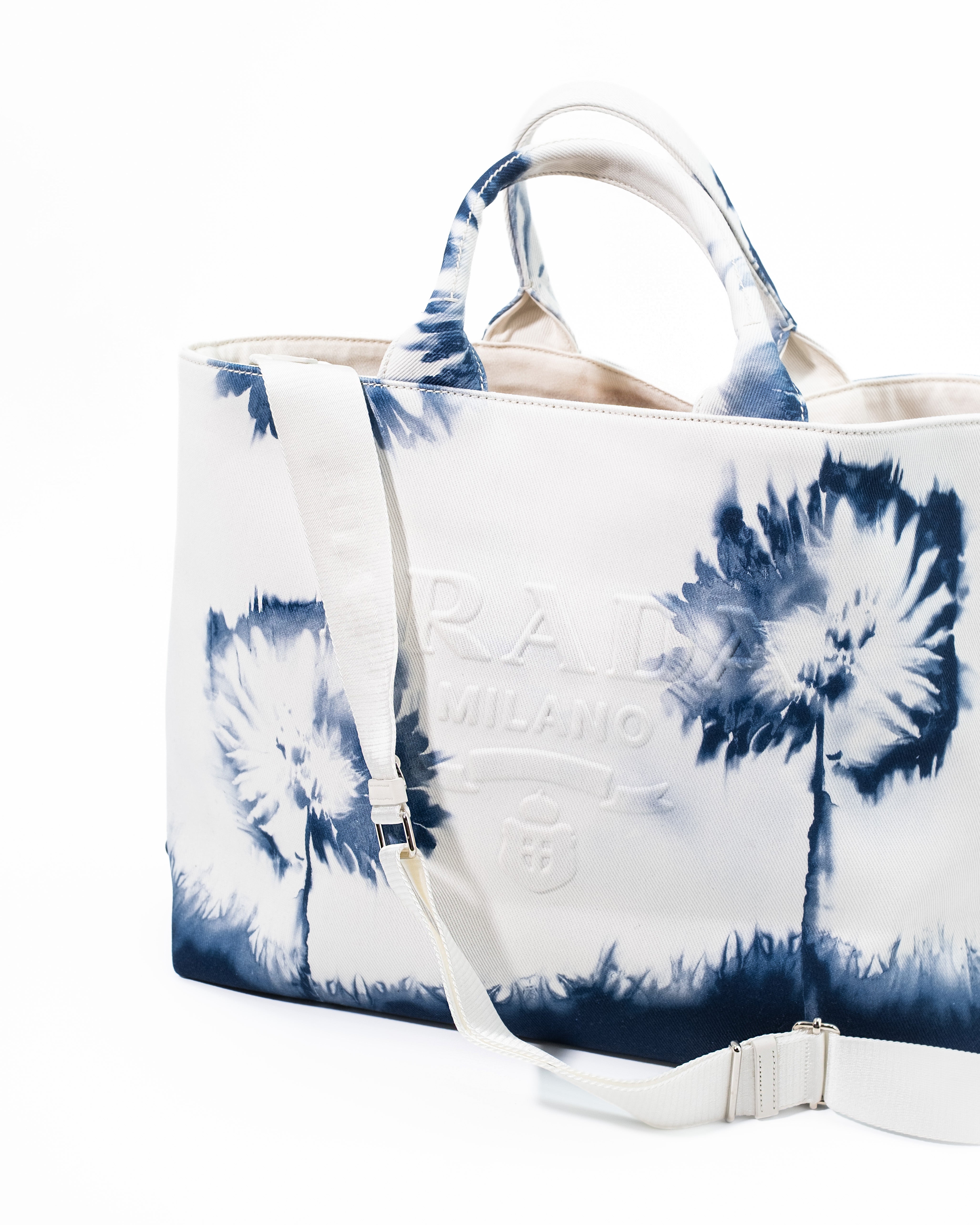 Prada Borsa Tote Canvas Drill Tie-Dye Blu e Bianco pre-owned certificata - Aurea Luxury Lab