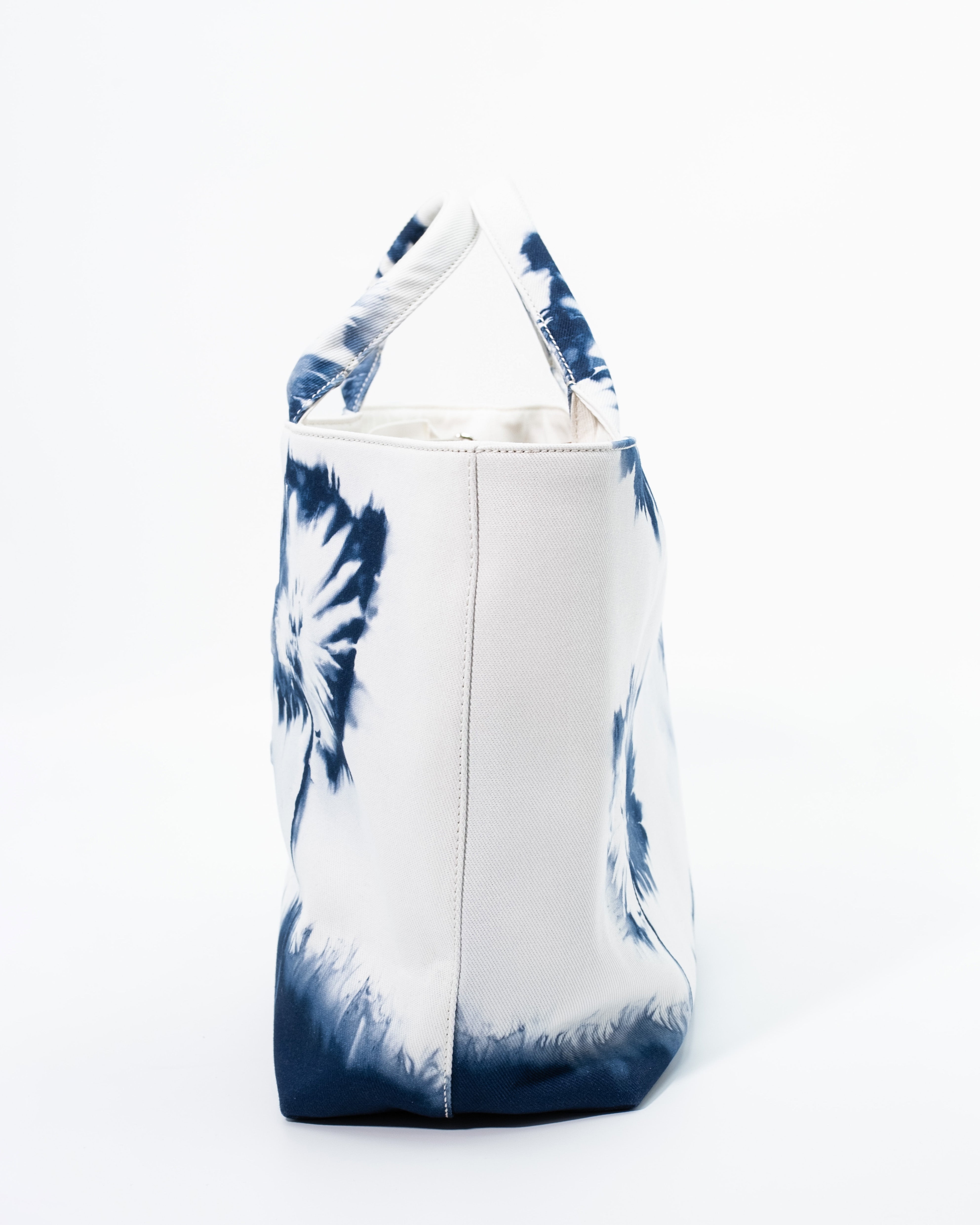Prada Borsa Tote Canvas Drill Tie-Dye Blu e Bianco second hand luxury - Aurea Luxury Lab