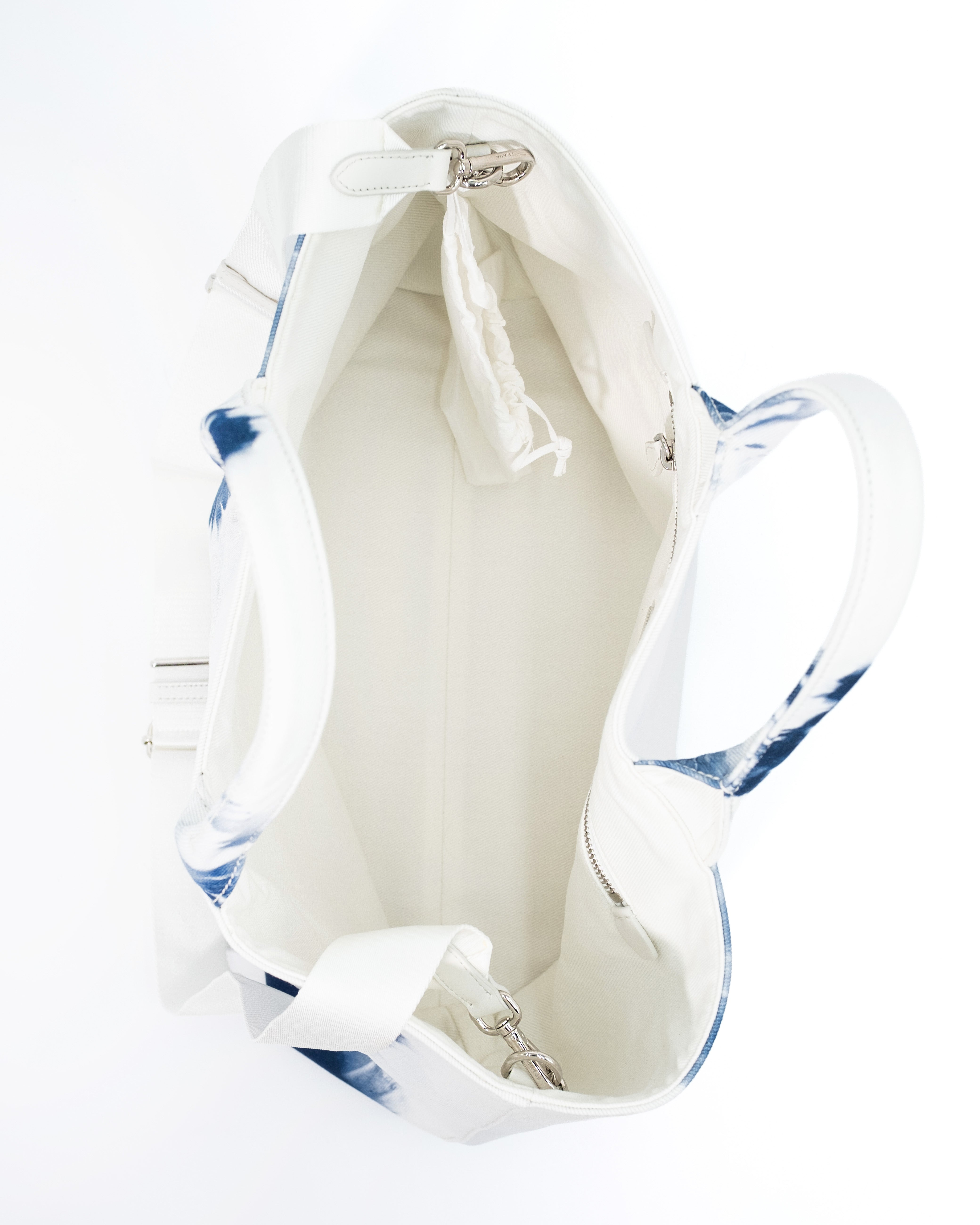 Prada Borsa Tote Canvas Drill Tie-Dye Blu e Bianco luxury resale autentica - Aurea Luxury Lab