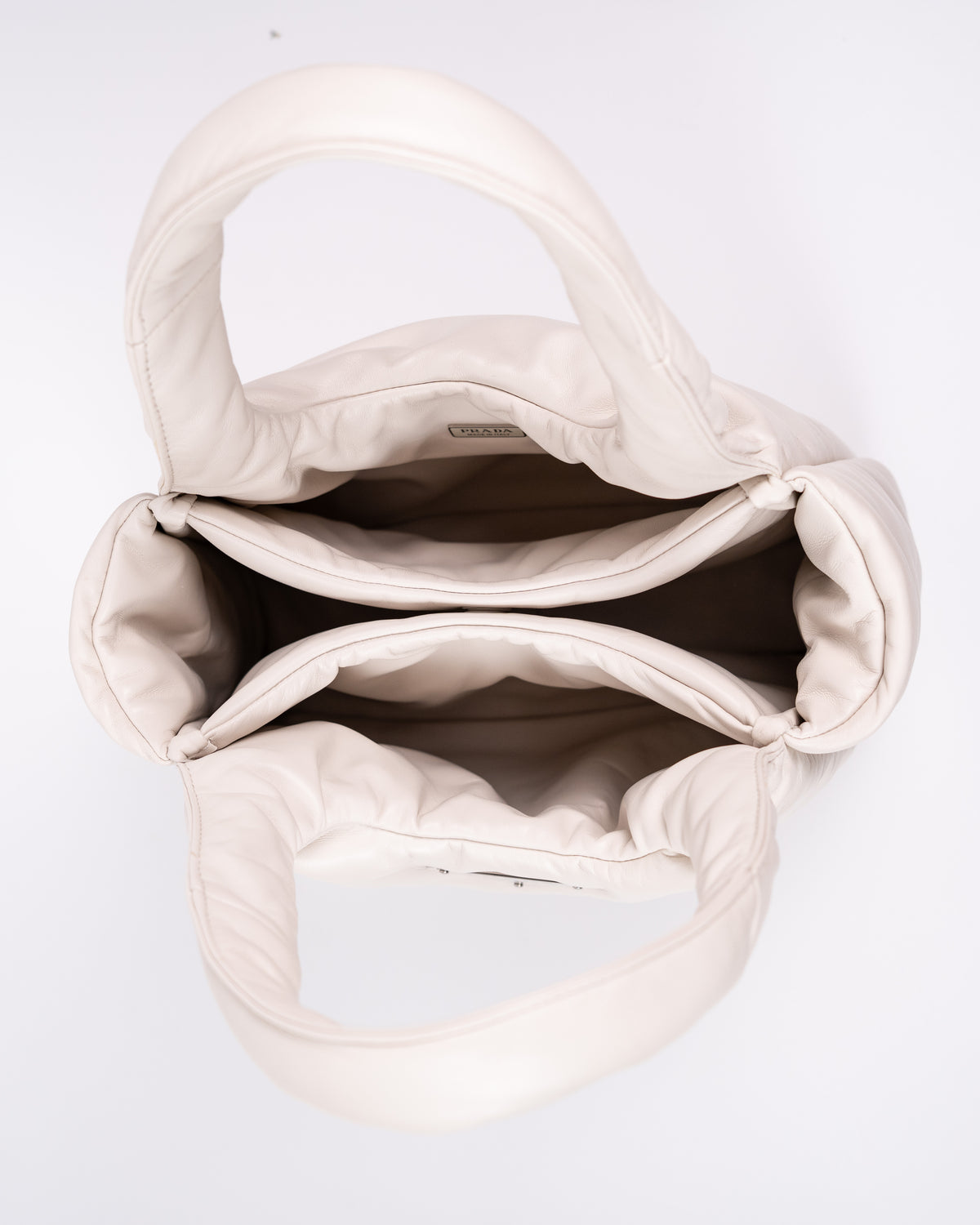 Prada Borsa Prada Soft Medium Pelle Nappa Imbottita Bianca luxury resale autentica - Aurea Luxury Lab