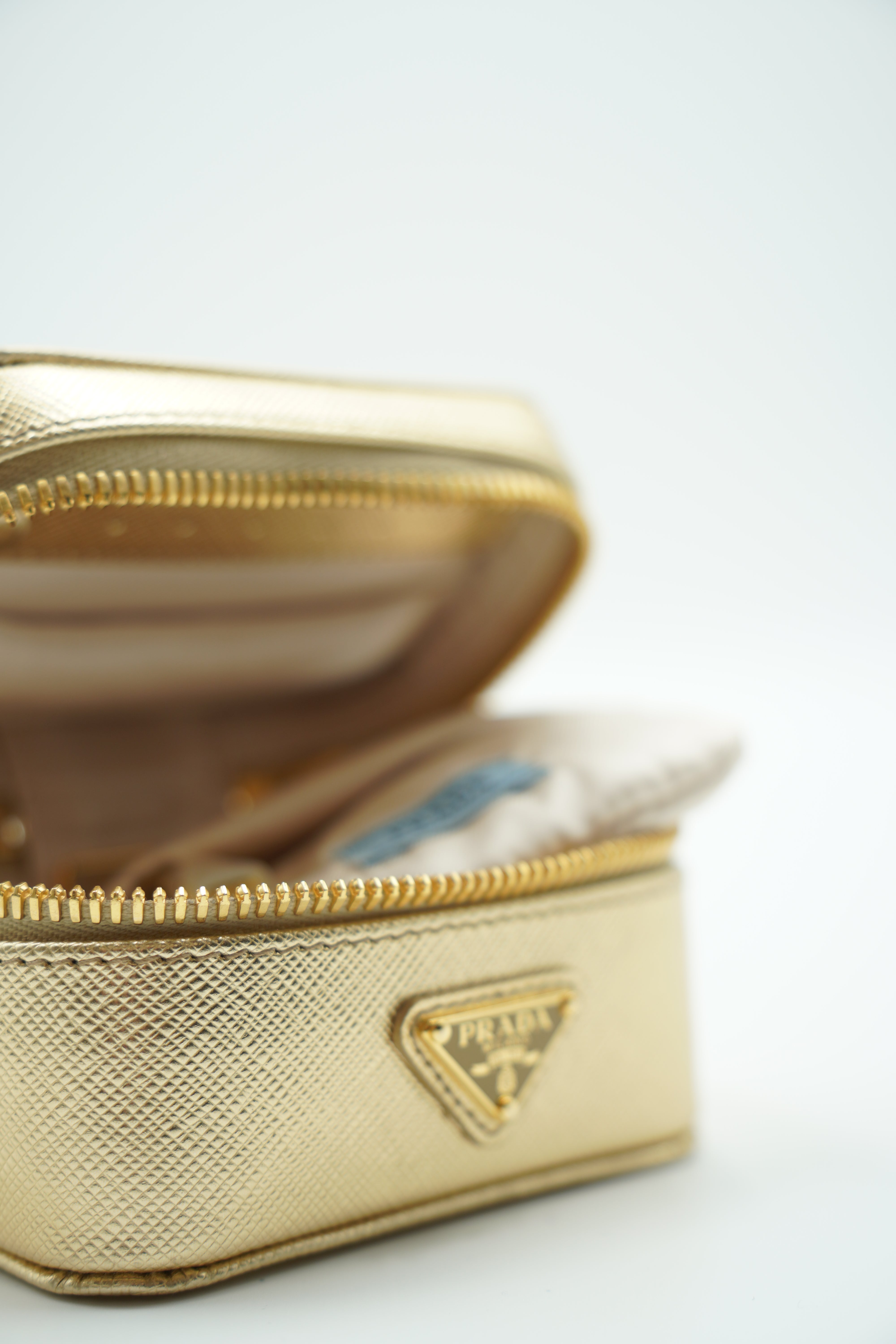 Prada Portagioie Saffiano Oro Limited Edition