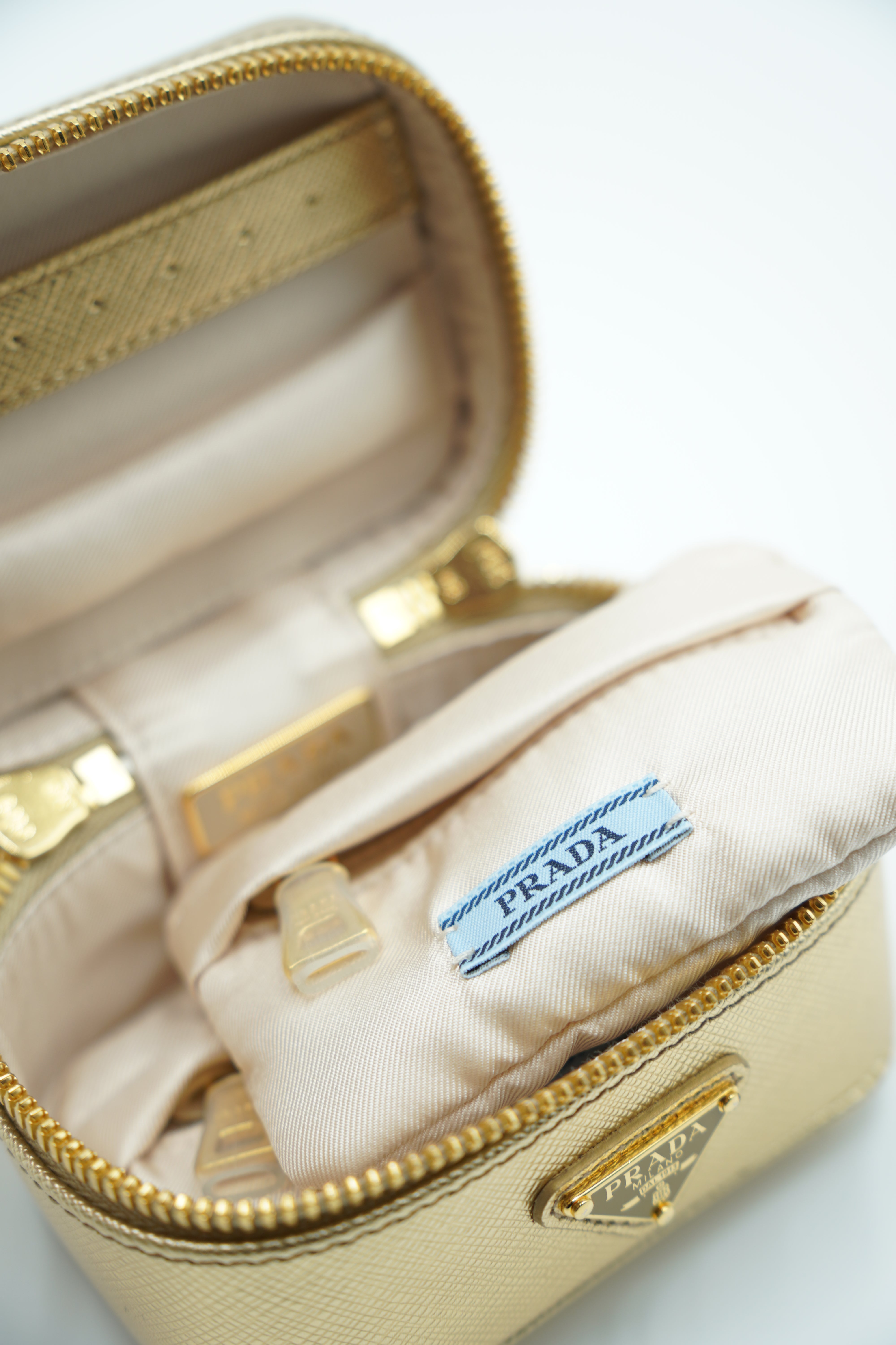 Prada Portagioie Saffiano Oro Limited Edition