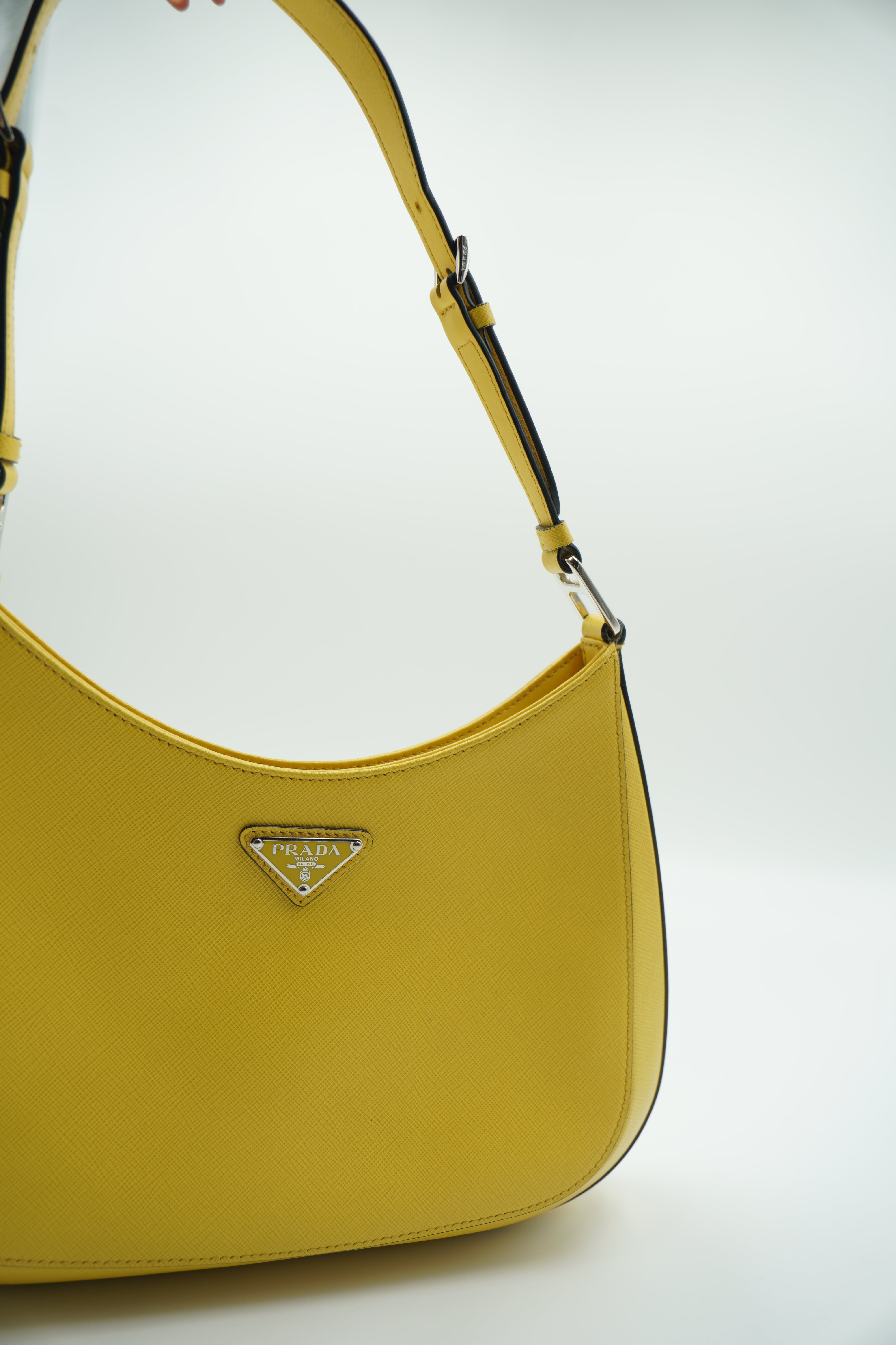 Bolso Prada Cleo en piel cepillada amarilla