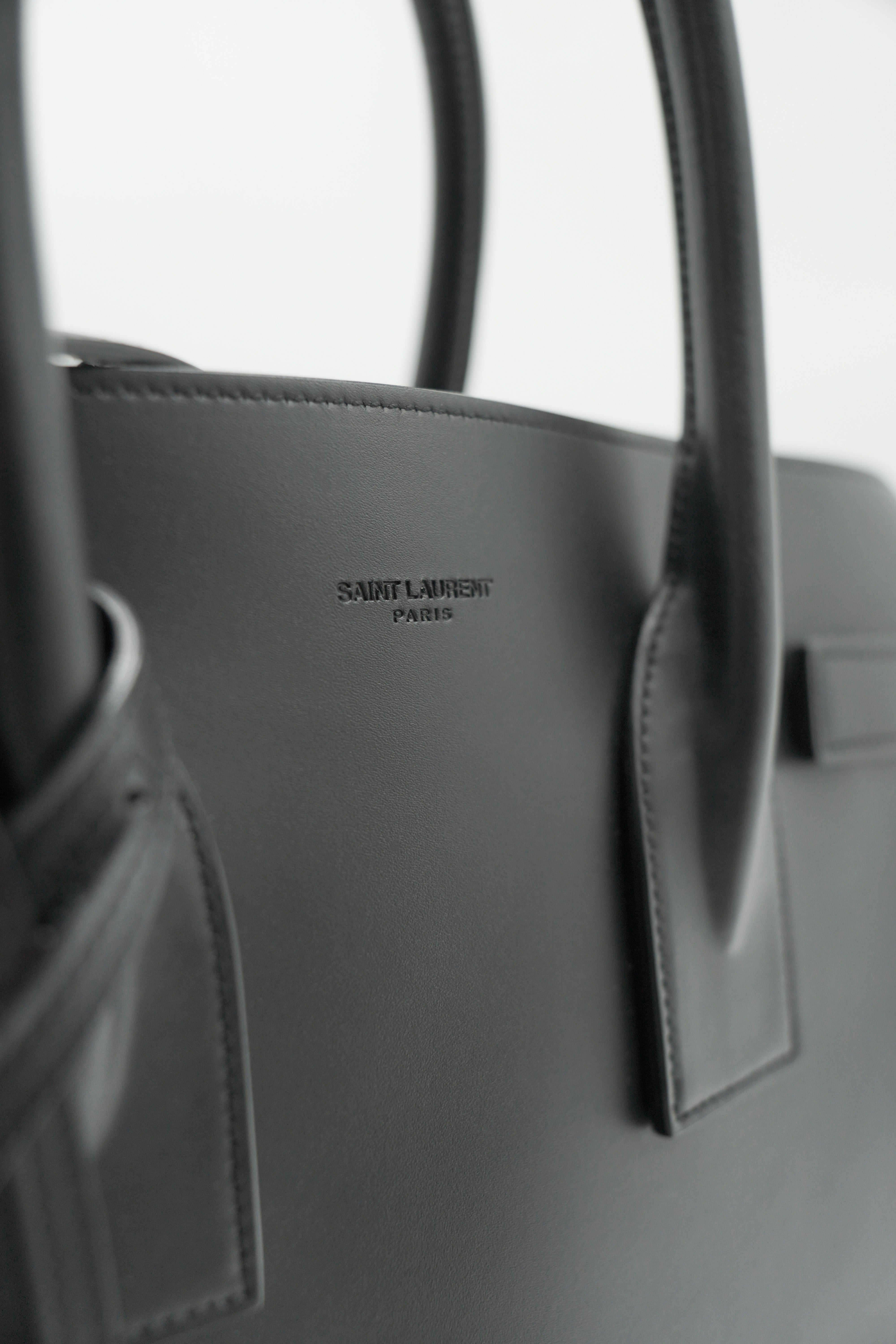 Saint Laurent Borsa Shopping in pelle nera Sac du Jour Medium usata autentica - Aurea Luxury Lab