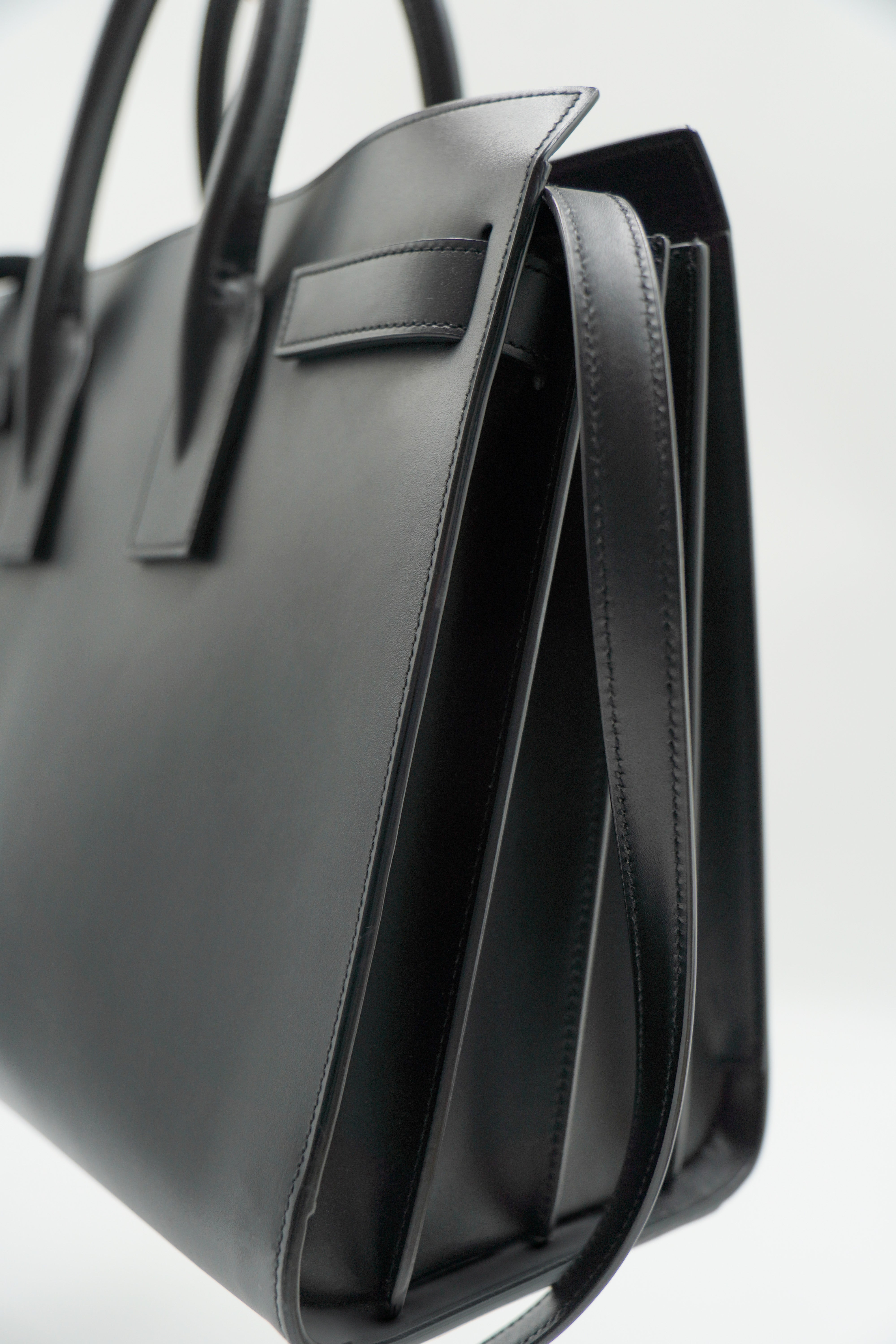 Saint Laurent Borsa Shopping in pelle nera Sac du Jour Medium usata autentica - Aurea Luxury Lab