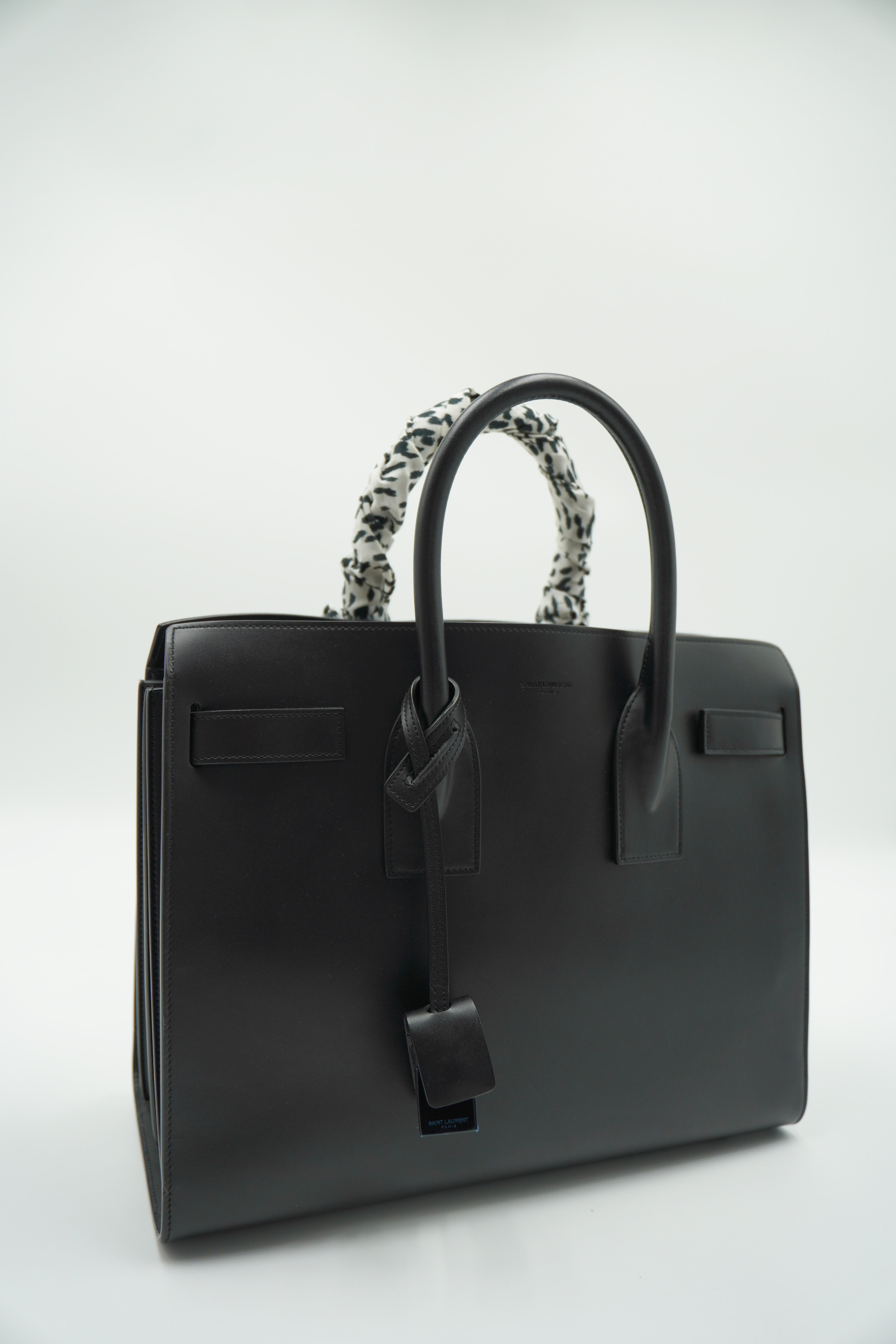 Saint Laurent Borsa Shopping in pelle nera Sac du Jour Medium usata autentica - Aurea Luxury Lab