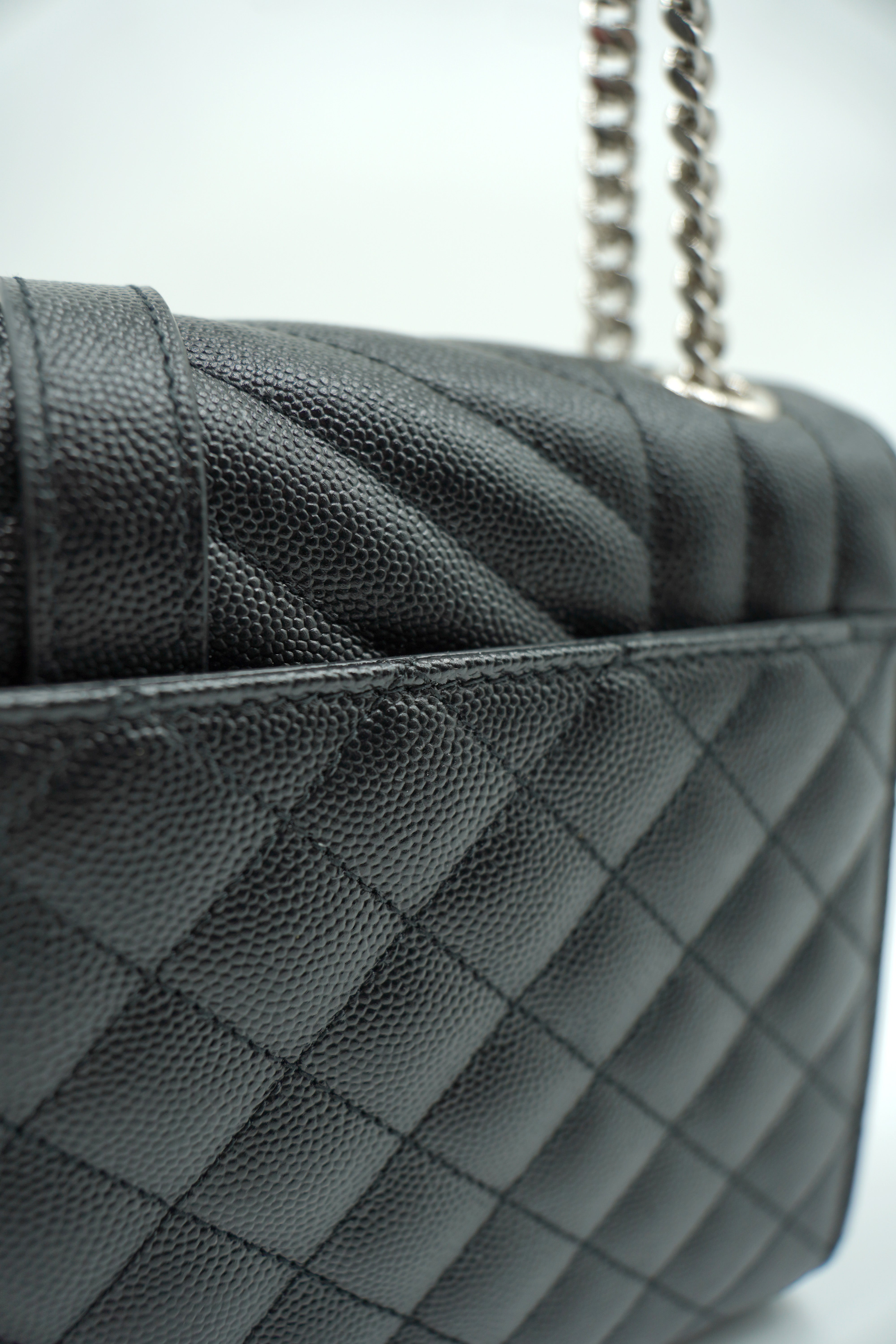 Saint Laurent Envelope Medium Bag In Black Grained Leather - Authentic Used