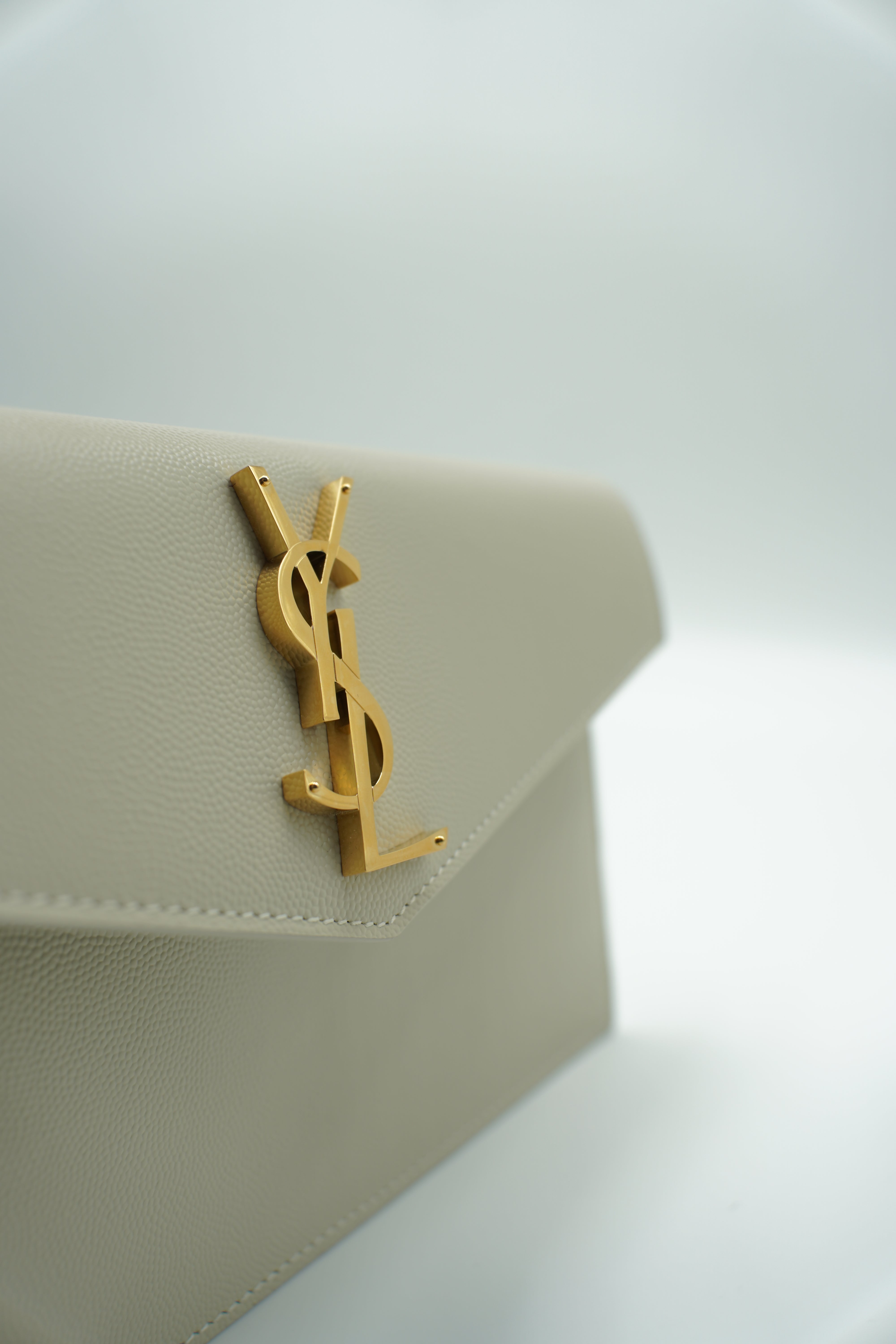 Saint Laurent Pochette Uptown Pelle Groffata Beige