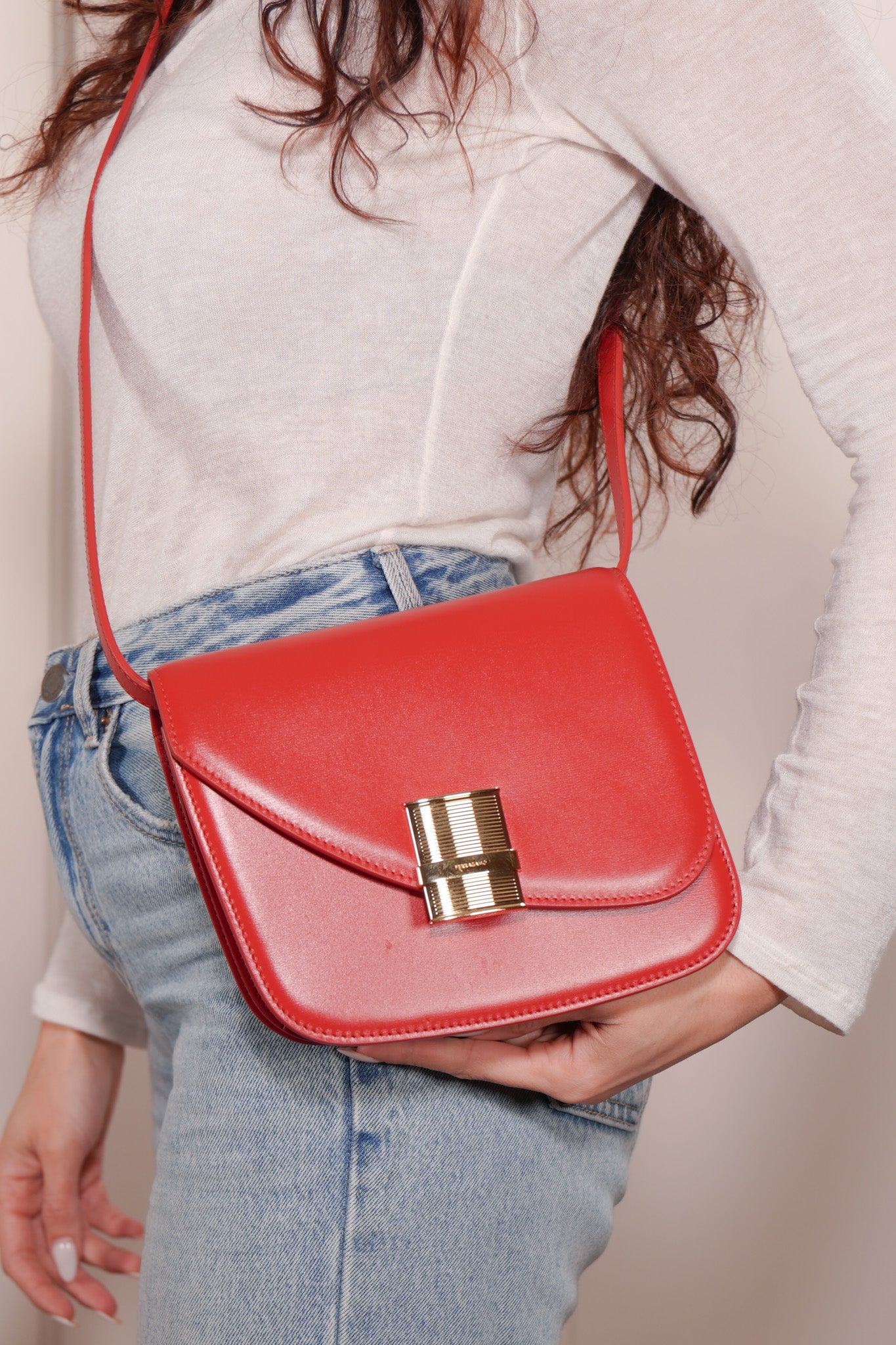 Salvatore Ferragamo Borsa Tracolla Fiamma Pelle Rosso usata autentica - Aurea Luxury Lab