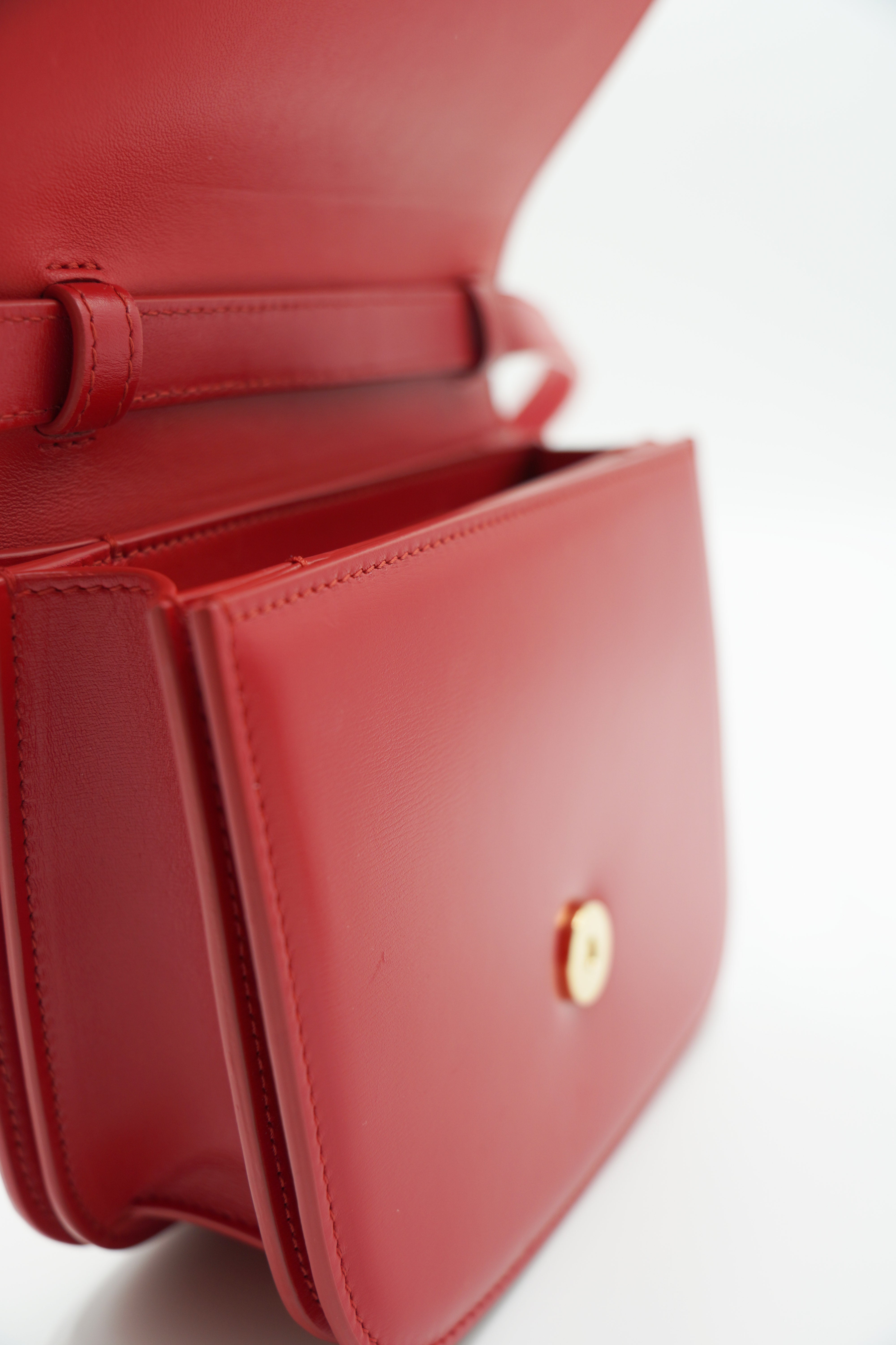 Salvatore Ferragamo Fiamma Leather Shoulder Bag in Red