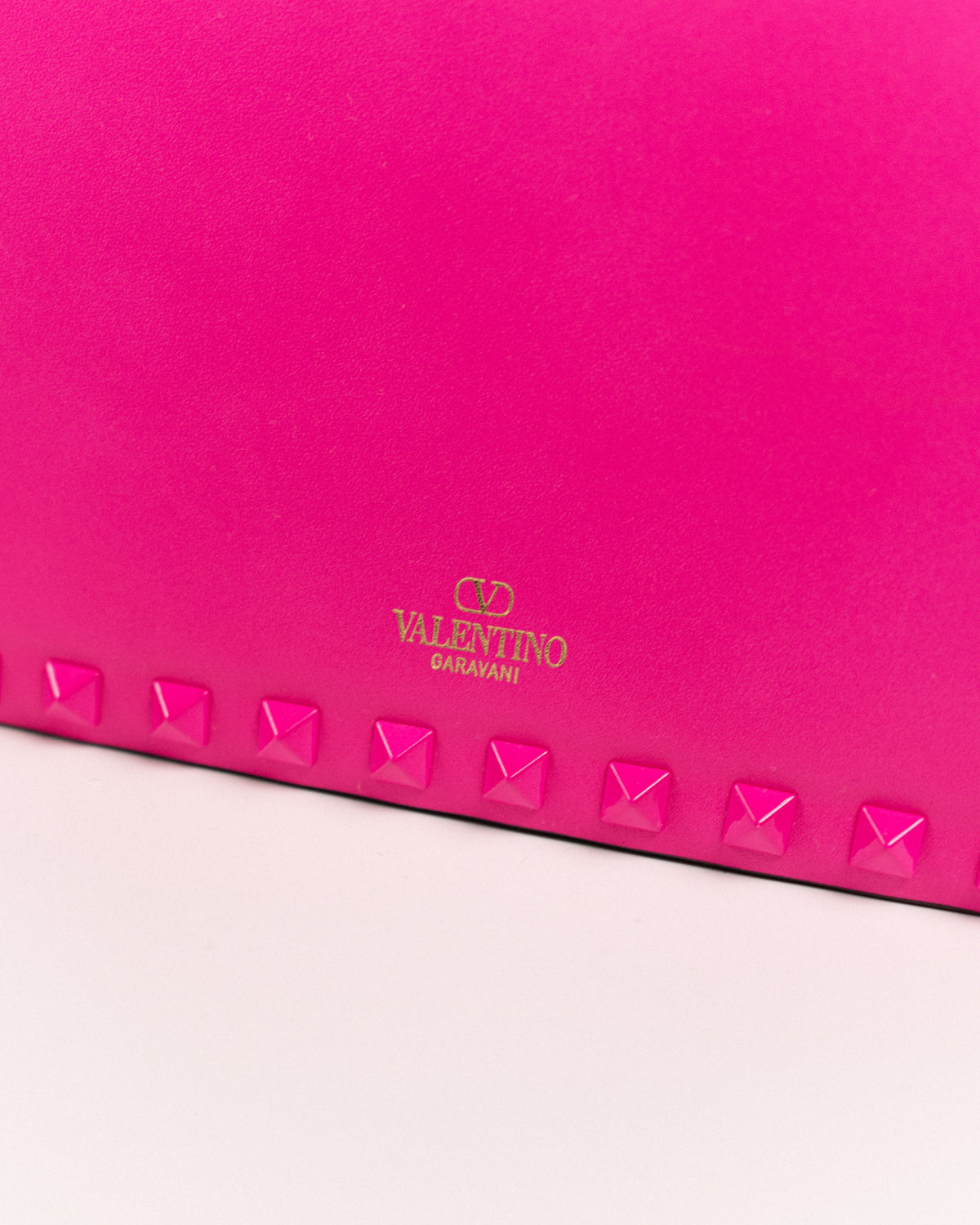 Valentino Garavani Borsa Rockstud23 Small Pelle Rosa Fucsia pre-owned autentica - Aurea Luxury Lab